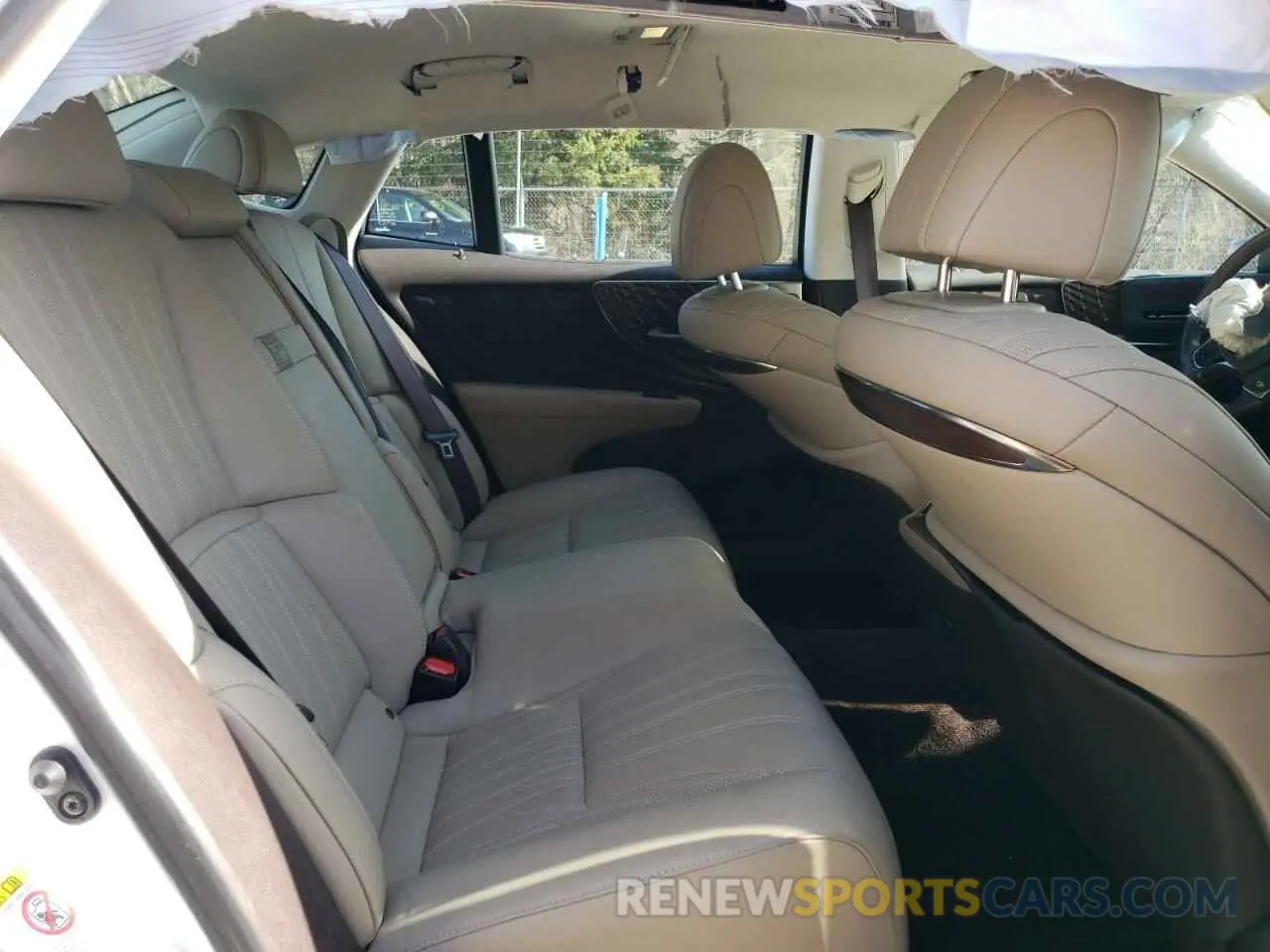 10 Photograph of a damaged car JTHC51FF6K5005529 LEXUS LS500 2019