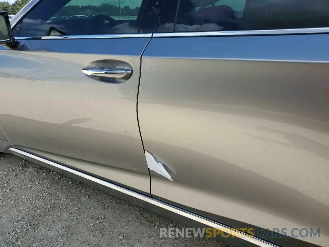 12 Photograph of a damaged car JTHD51FF5N5017406 LEXUS LS500 2022