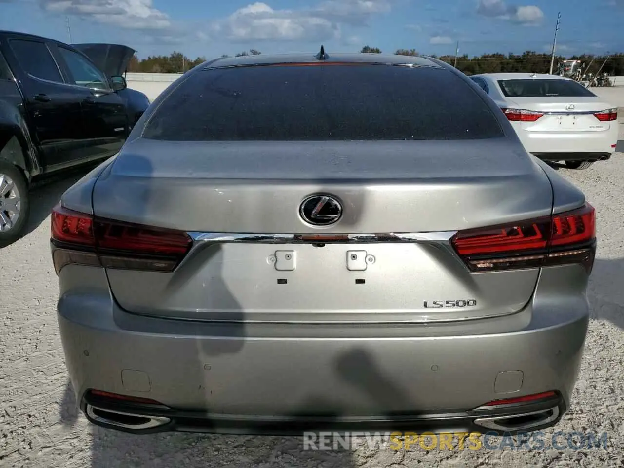 6 Photograph of a damaged car JTHD51FFXN5017708 LEXUS LS500 2022