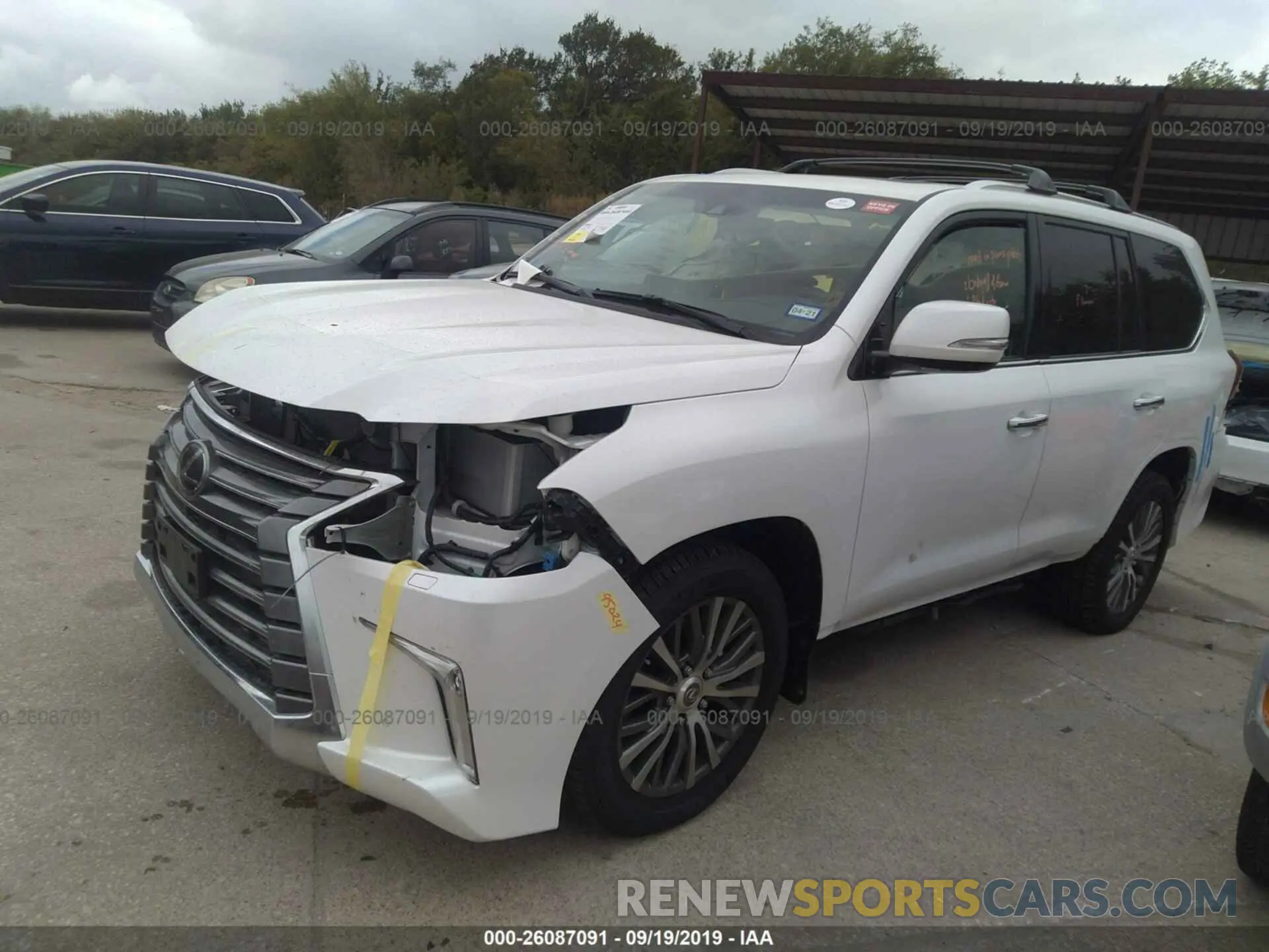 2 Фотография поврежденного автомобиля JTJHY7AX2K4301703 LEXUS LX 2019