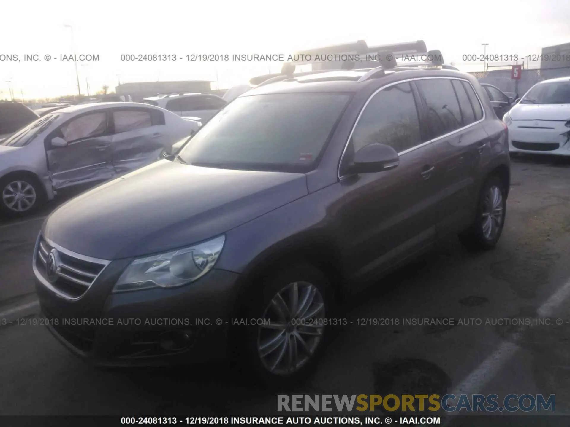 2 Фотография поврежденного автомобиля JTJHY7AX4K4283804 LEXUS LX 2019