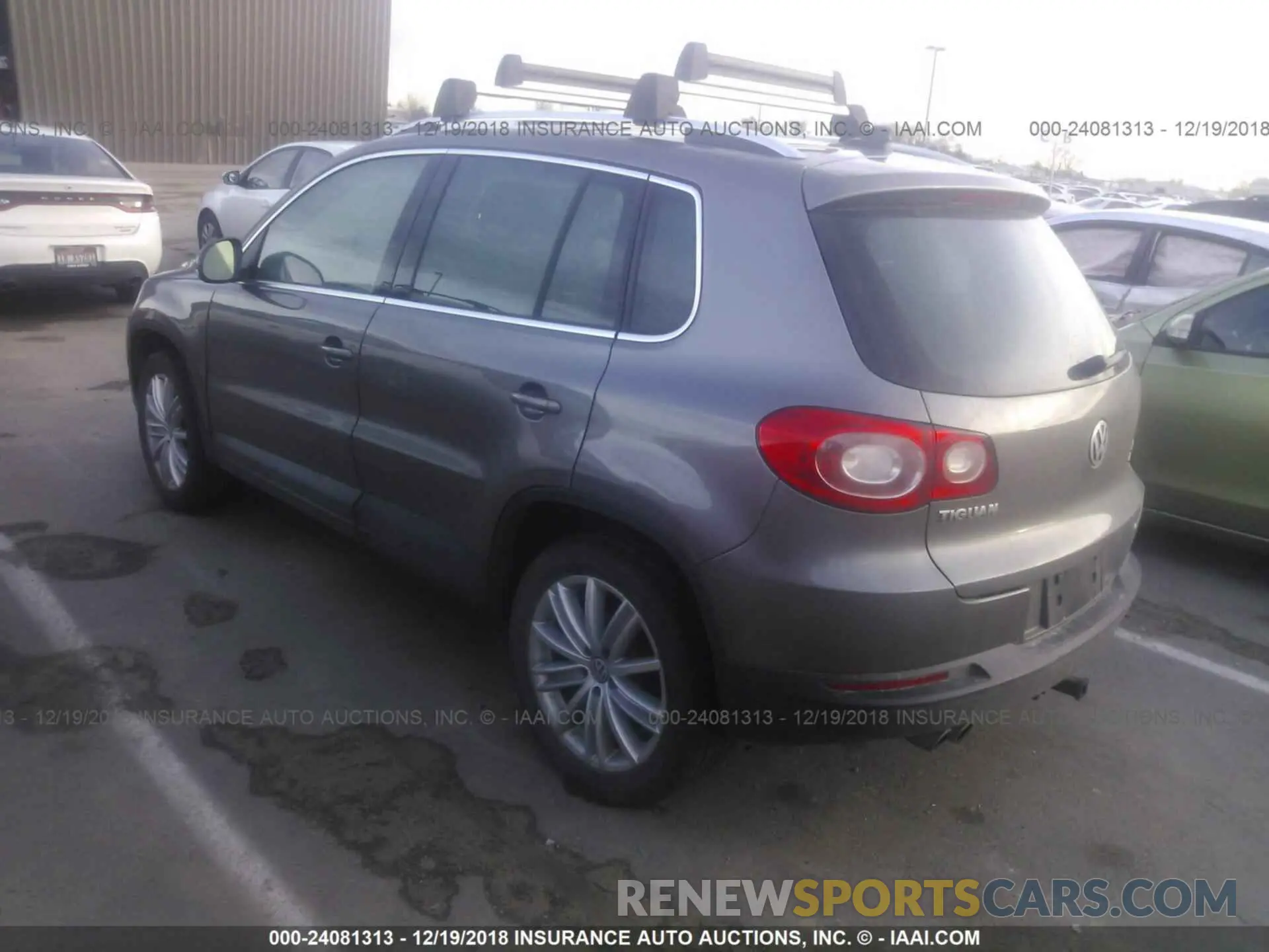 3 Фотография поврежденного автомобиля JTJHY7AX4K4283804 LEXUS LX 2019