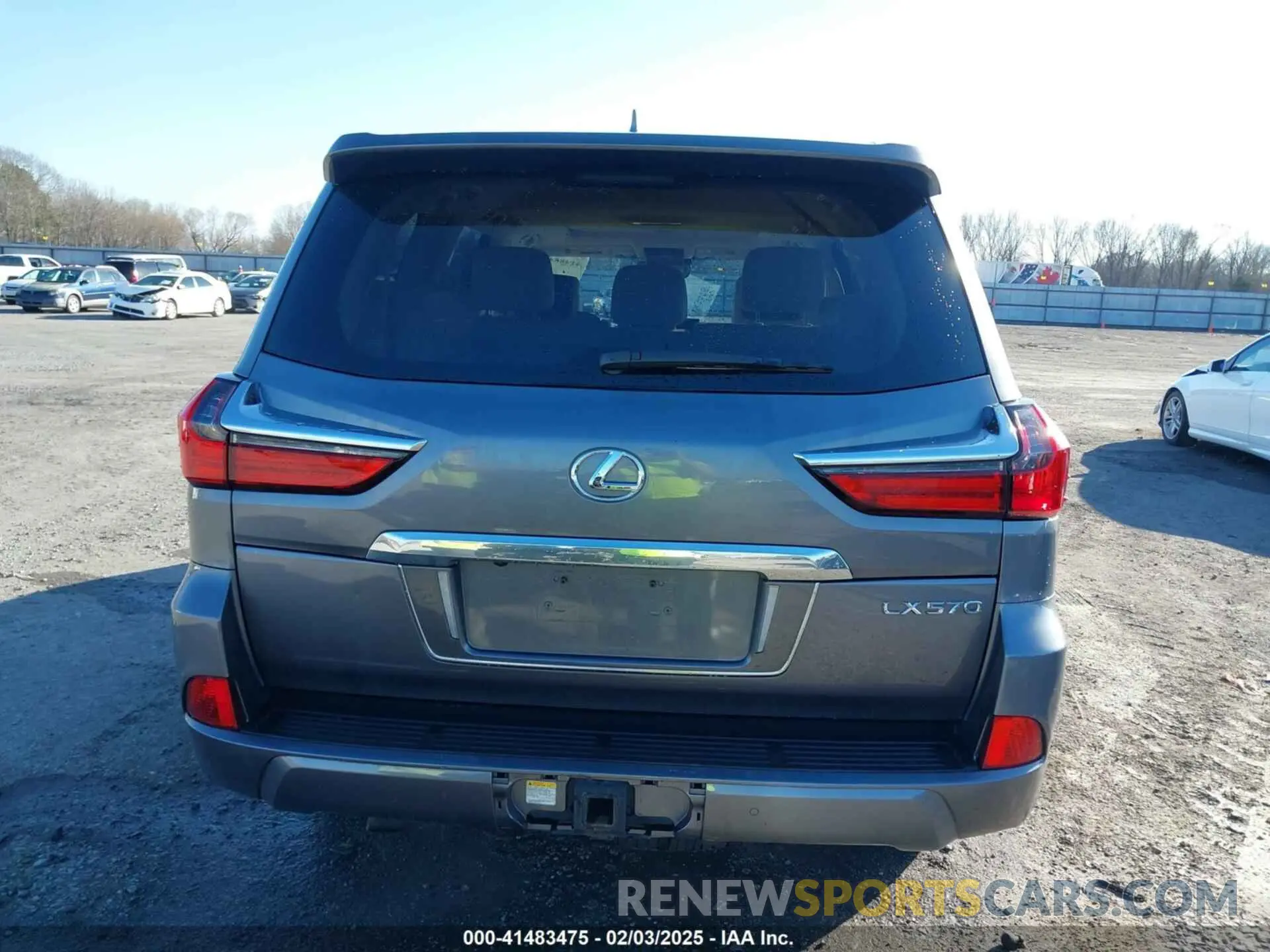 16 Фотография поврежденного автомобиля JTJHY7AX2K4285065 LEXUS LX 570 2019