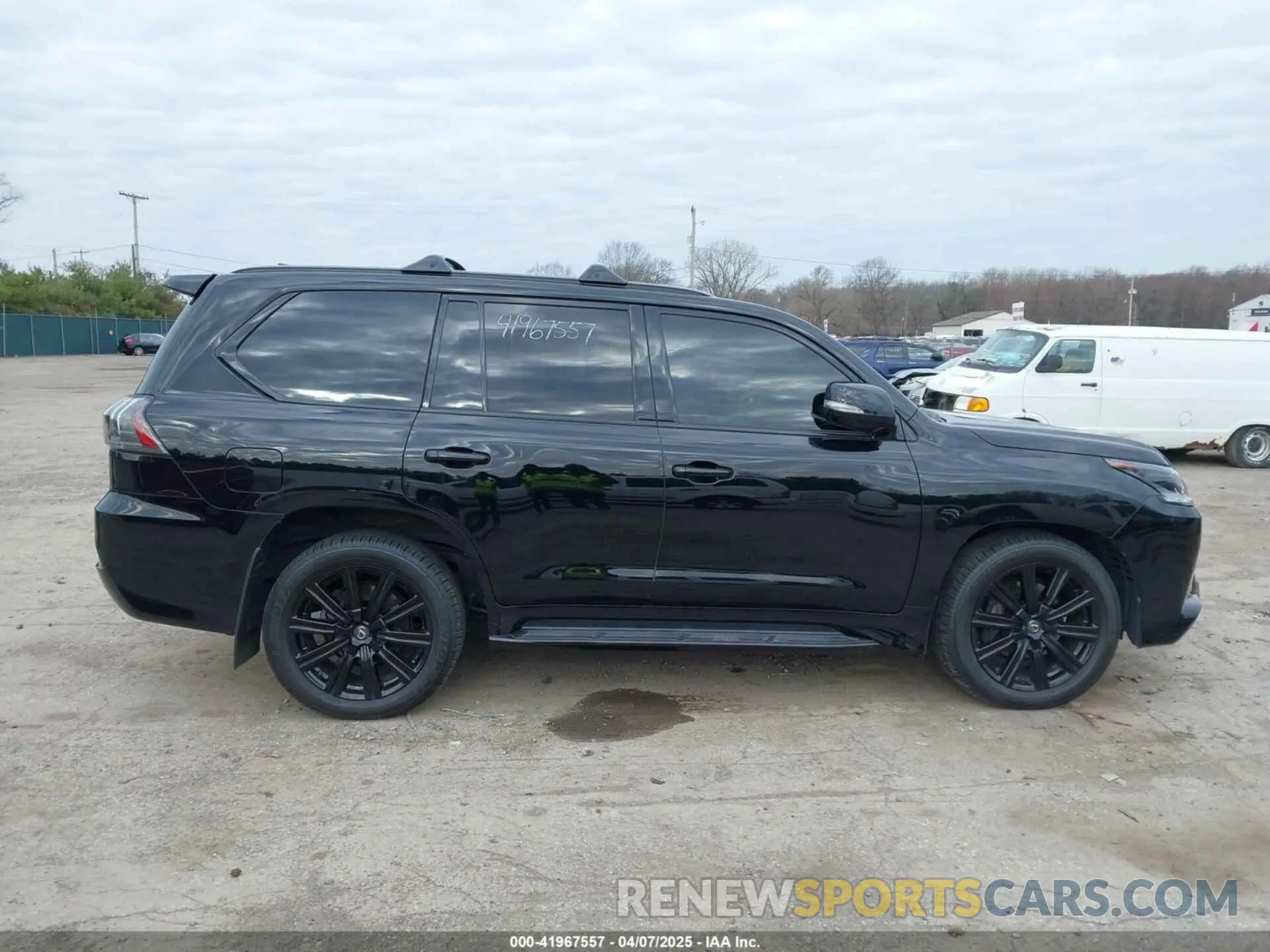 12 Photograph of a damaged car JTJHY7AX6K4301140 LEXUS LX 570 2019