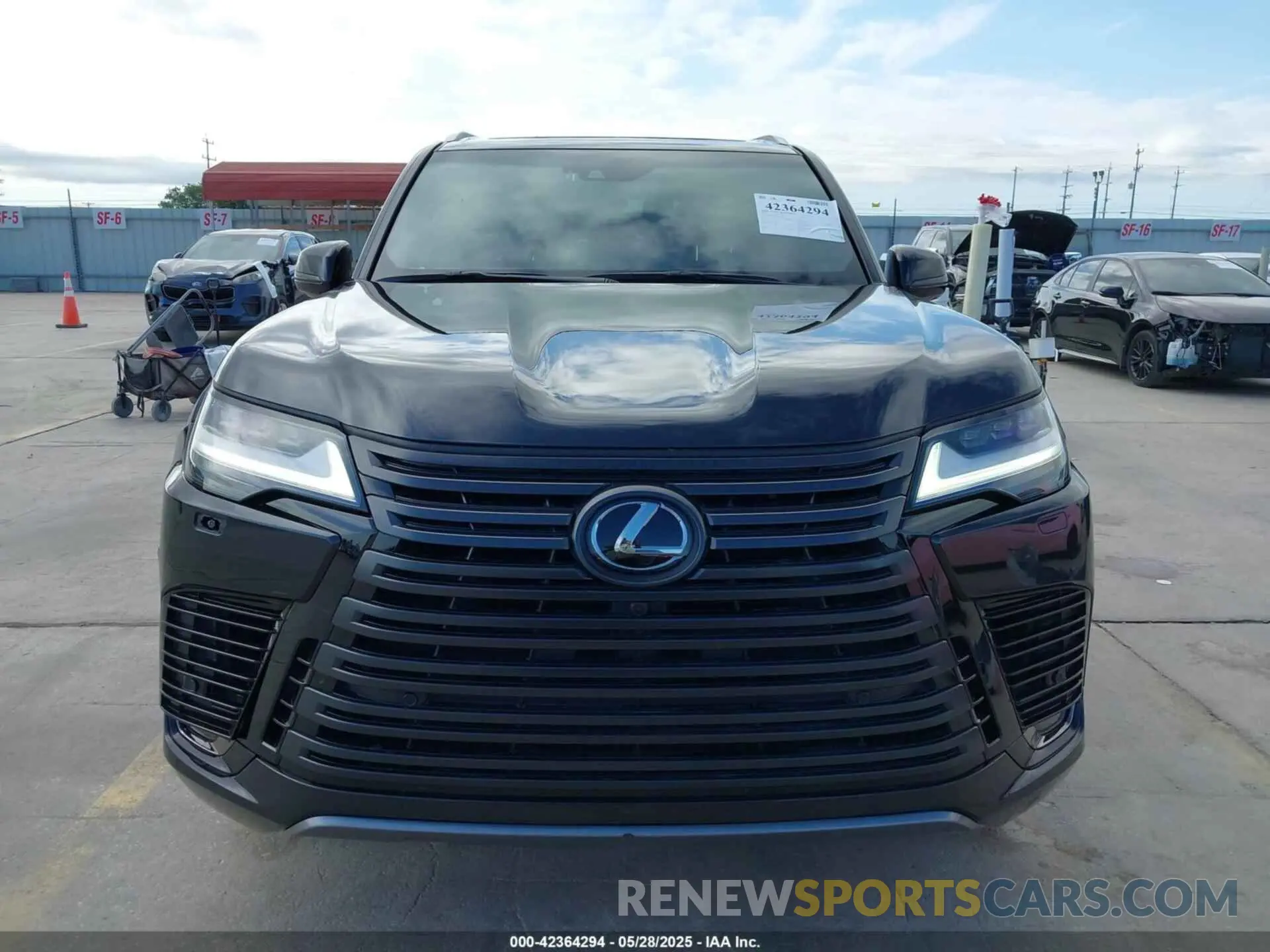 12 Photograph of a damaged car JTJGB7CX9N4012106 LEXUS LX 600 2022