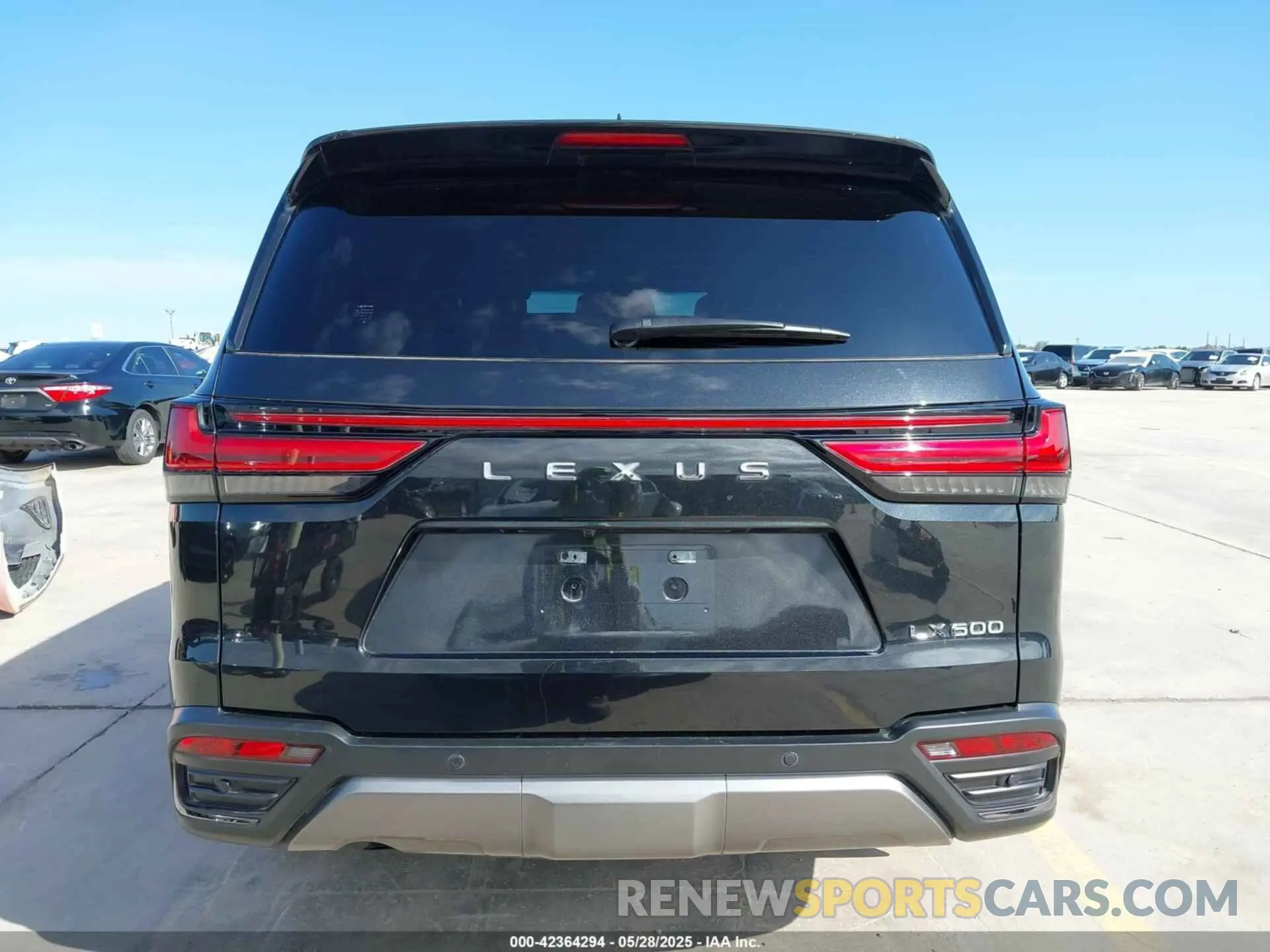 16 Photograph of a damaged car JTJGB7CX9N4012106 LEXUS LX 600 2022
