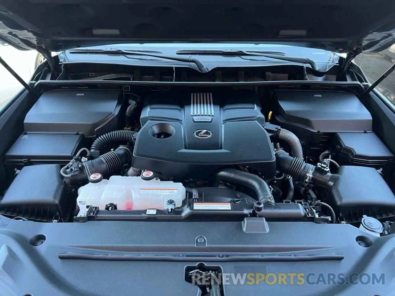 7 Фотография поврежденного автомобиля JTJGB7CX8N4000738 LEXUS LX 600 BAS 2022