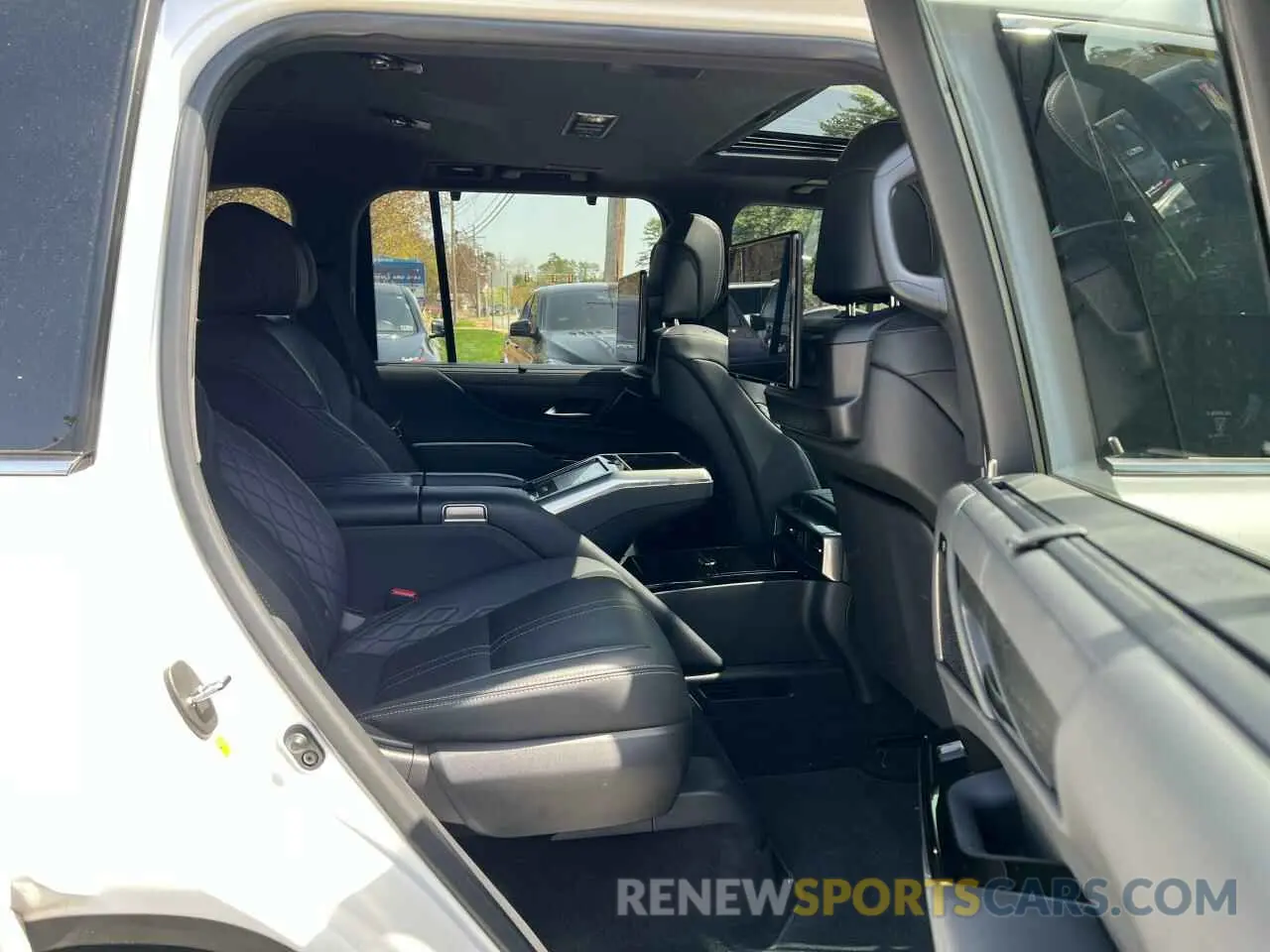 6 Фотография поврежденного автомобиля JTJLBACX7N4010480 LEXUS LX 600 ULT 2022