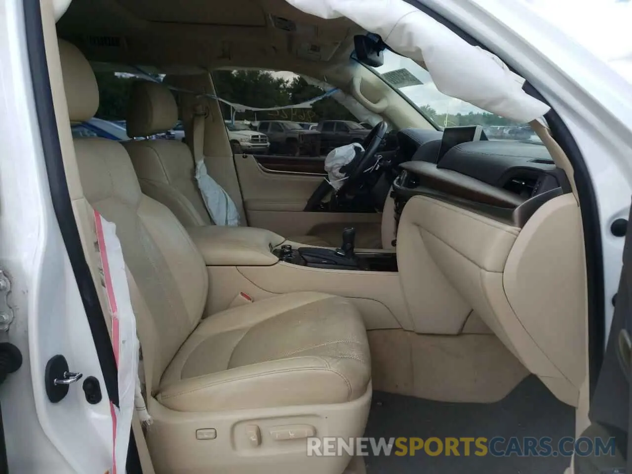 5 Photograph of a damaged car JTJHY7AX4K4286380 LEXUS LX570 2019
