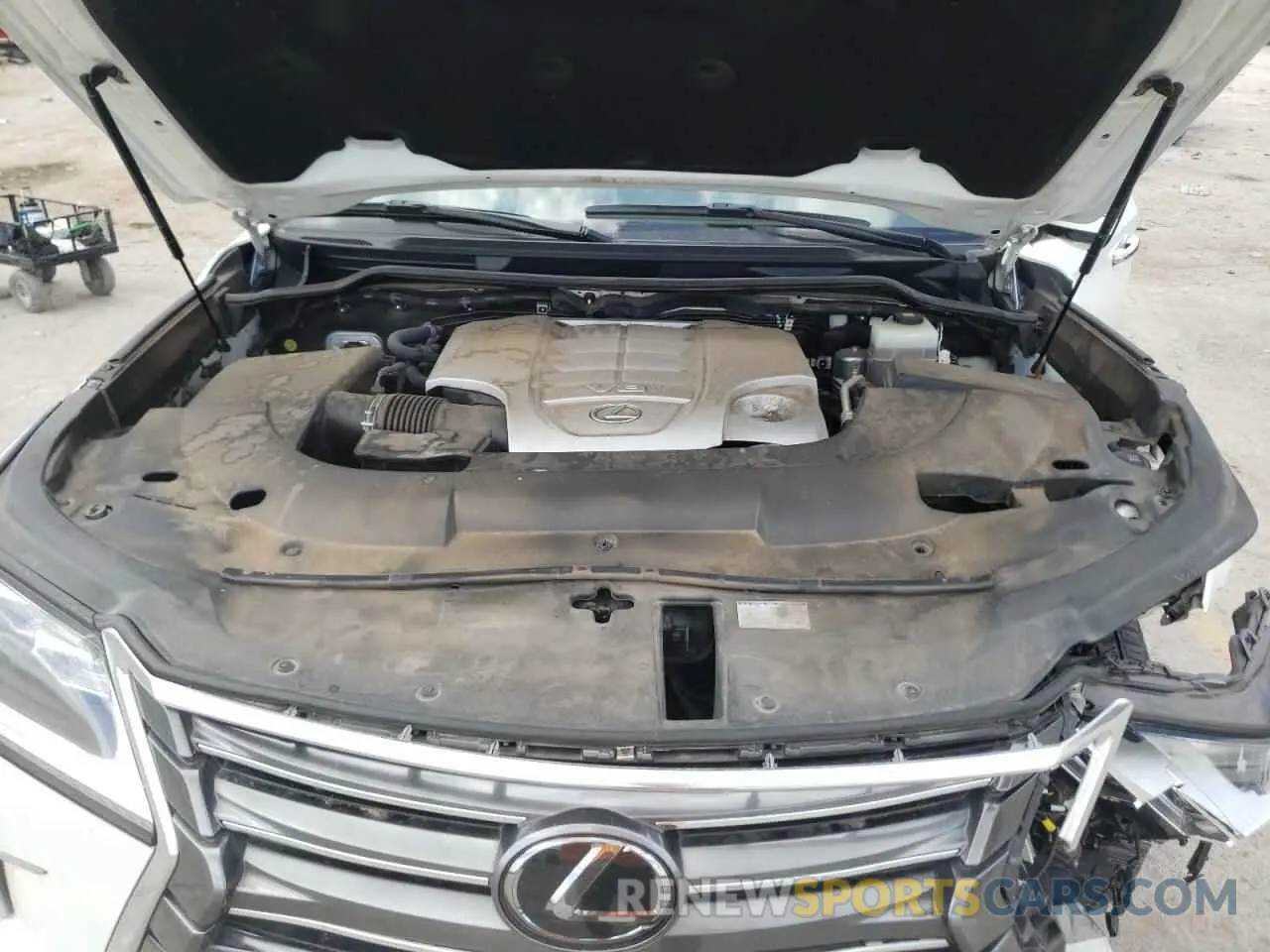 7 Photograph of a damaged car JTJHY7AX4K4286380 LEXUS LX570 2019