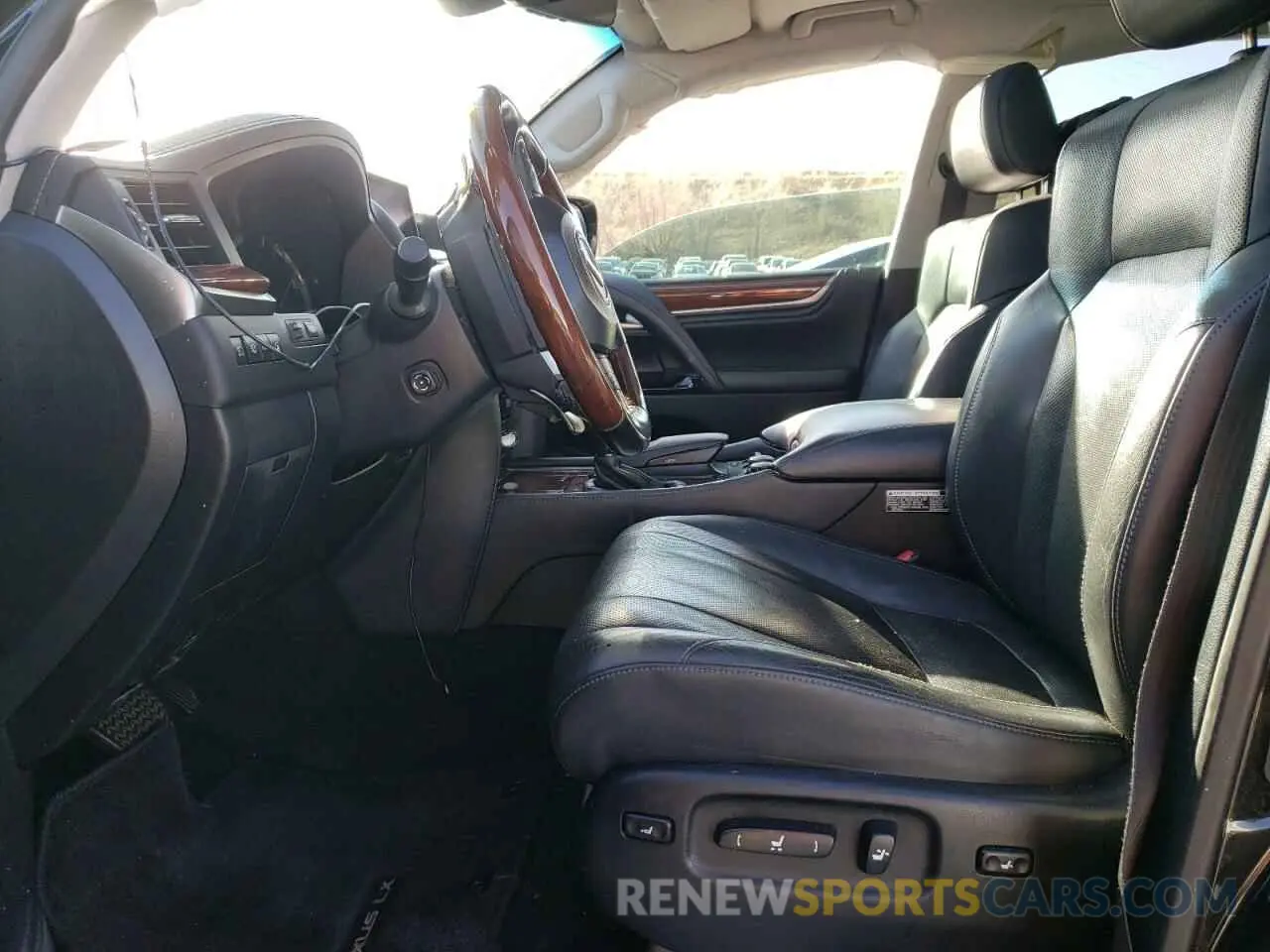 7 Фотография поврежденного автомобиля JTJHY7AXXK4287677 LEXUS LX570 2019