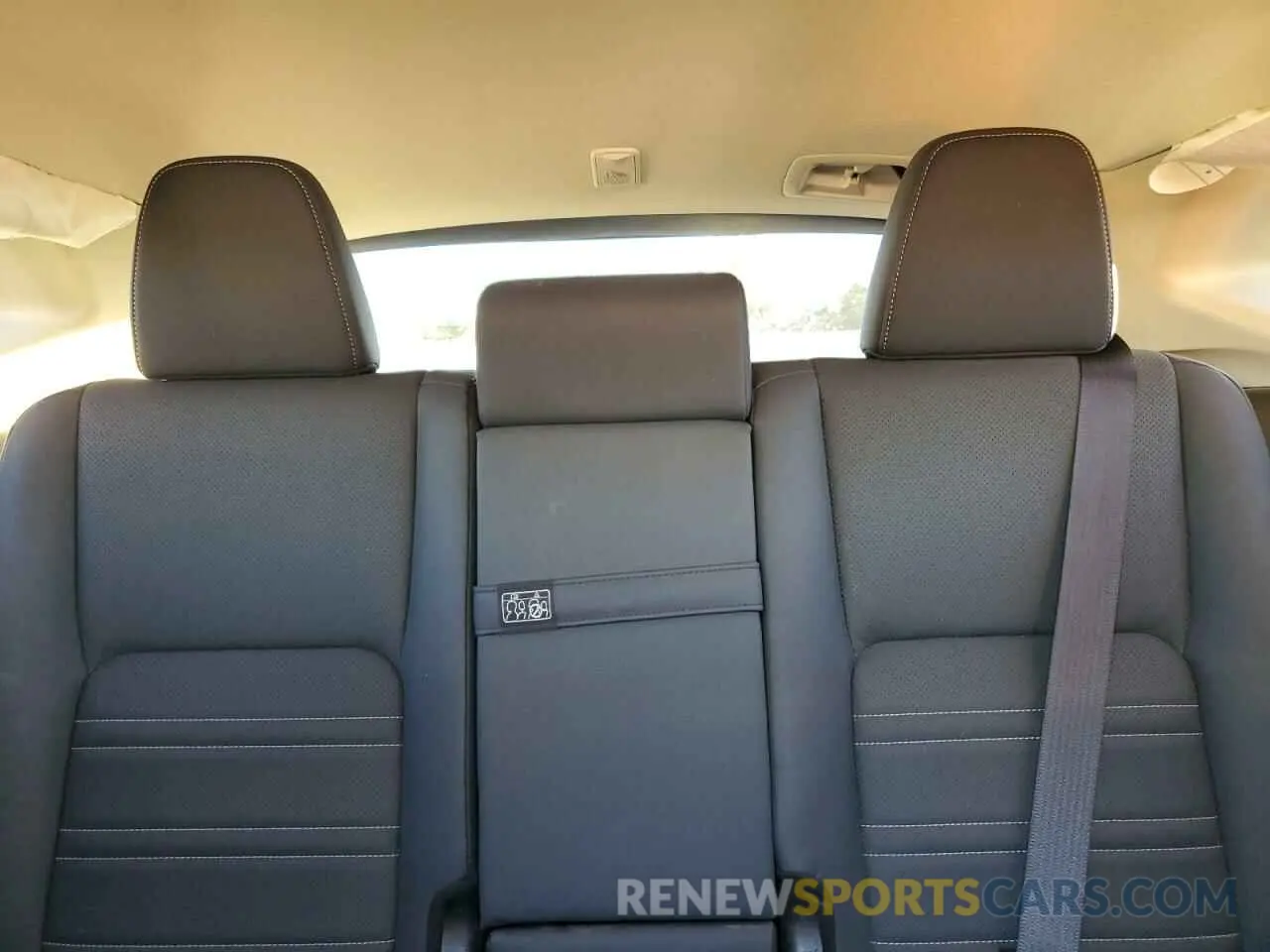 10 Фотография поврежденного автомобиля JTJYARBZ2K2124954 LEXUS NX 2019