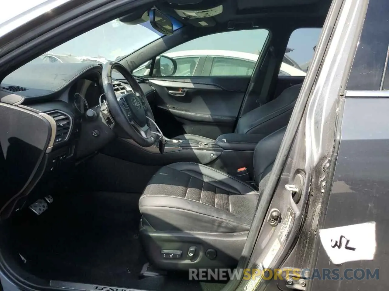 7 Фотография поврежденного автомобиля JTJYARBZ5K2125290 LEXUS NX 2019