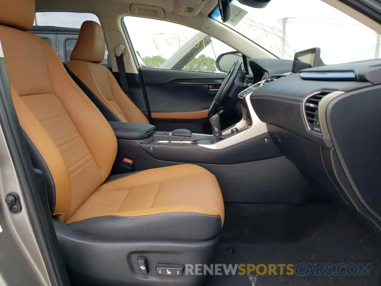 5 Фотография поврежденного автомобиля JTJYARBZ7K2157254 LEXUS NX 2019