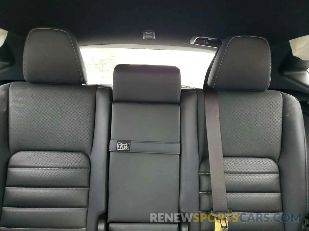 10 Фотография поврежденного автомобиля JTJYARBZXK2154235 LEXUS NX 2019