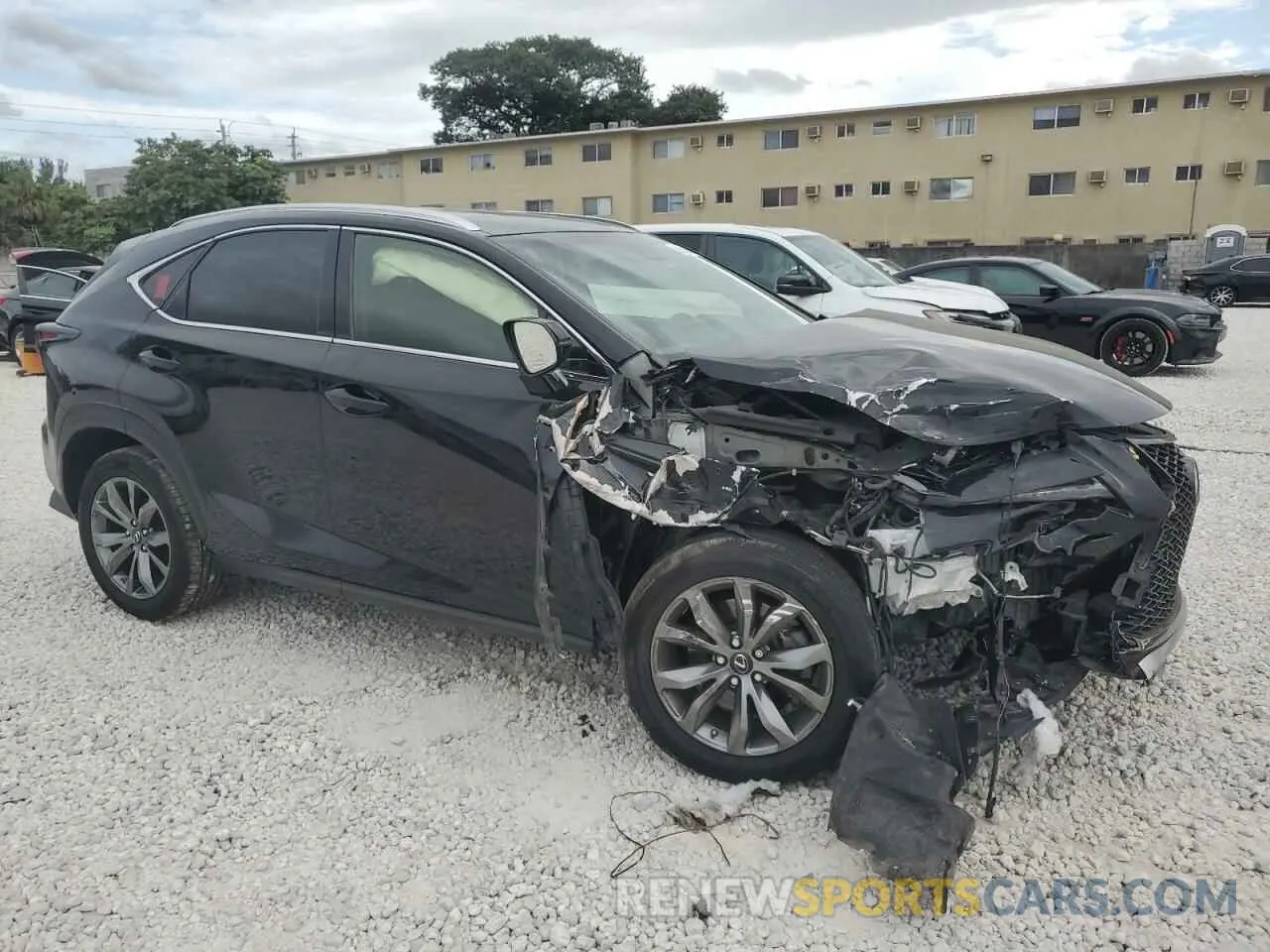 4 Фотография поврежденного автомобиля JTJYARBZXK2154235 LEXUS NX 2019