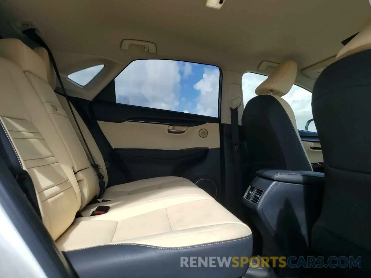 11 Фотография поврежденного автомобиля JTJAARBZ2L2175079 LEXUS NX 2020