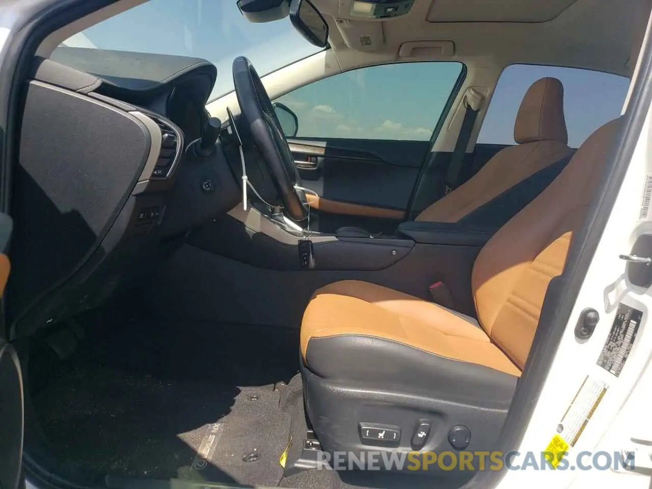 7 Фотография поврежденного автомобиля JTJDARBZ0L5018825 LEXUS NX 2020