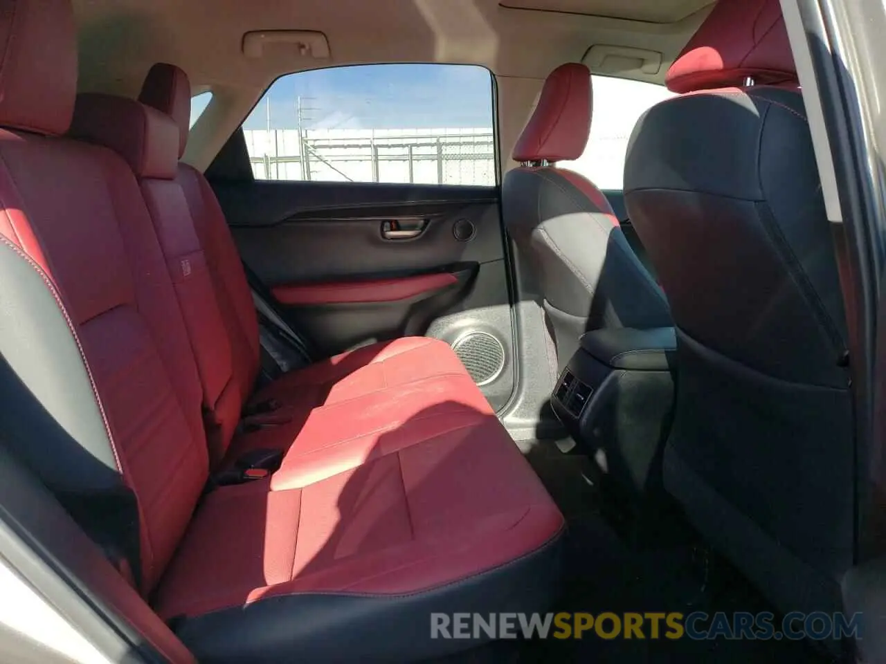 11 Фотография поврежденного автомобиля JTJDJRDZ7M2154210 LEXUS NX 2021