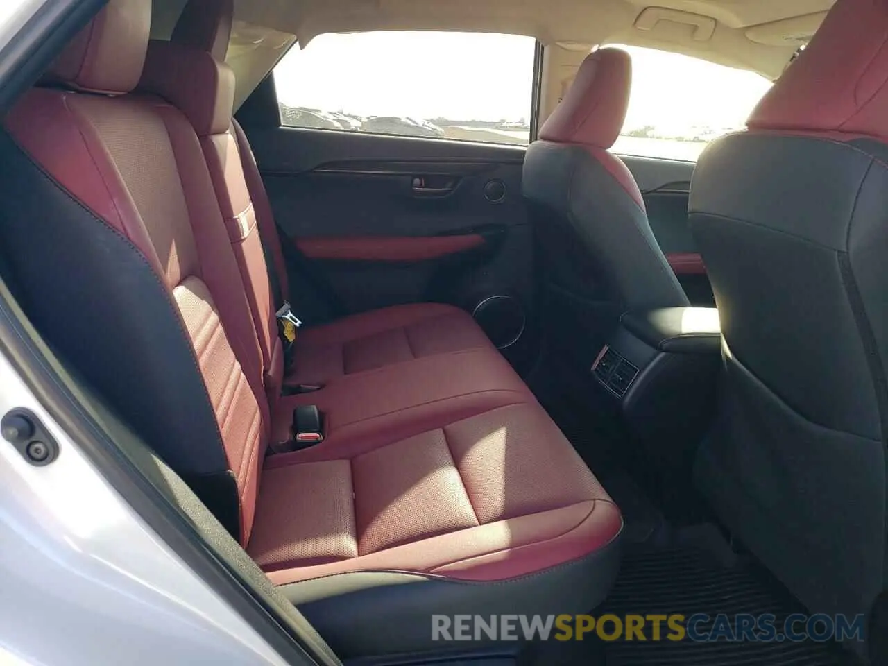 11 Фотография поврежденного автомобиля JTJGJRDZ0M5014172 LEXUS NX 2021