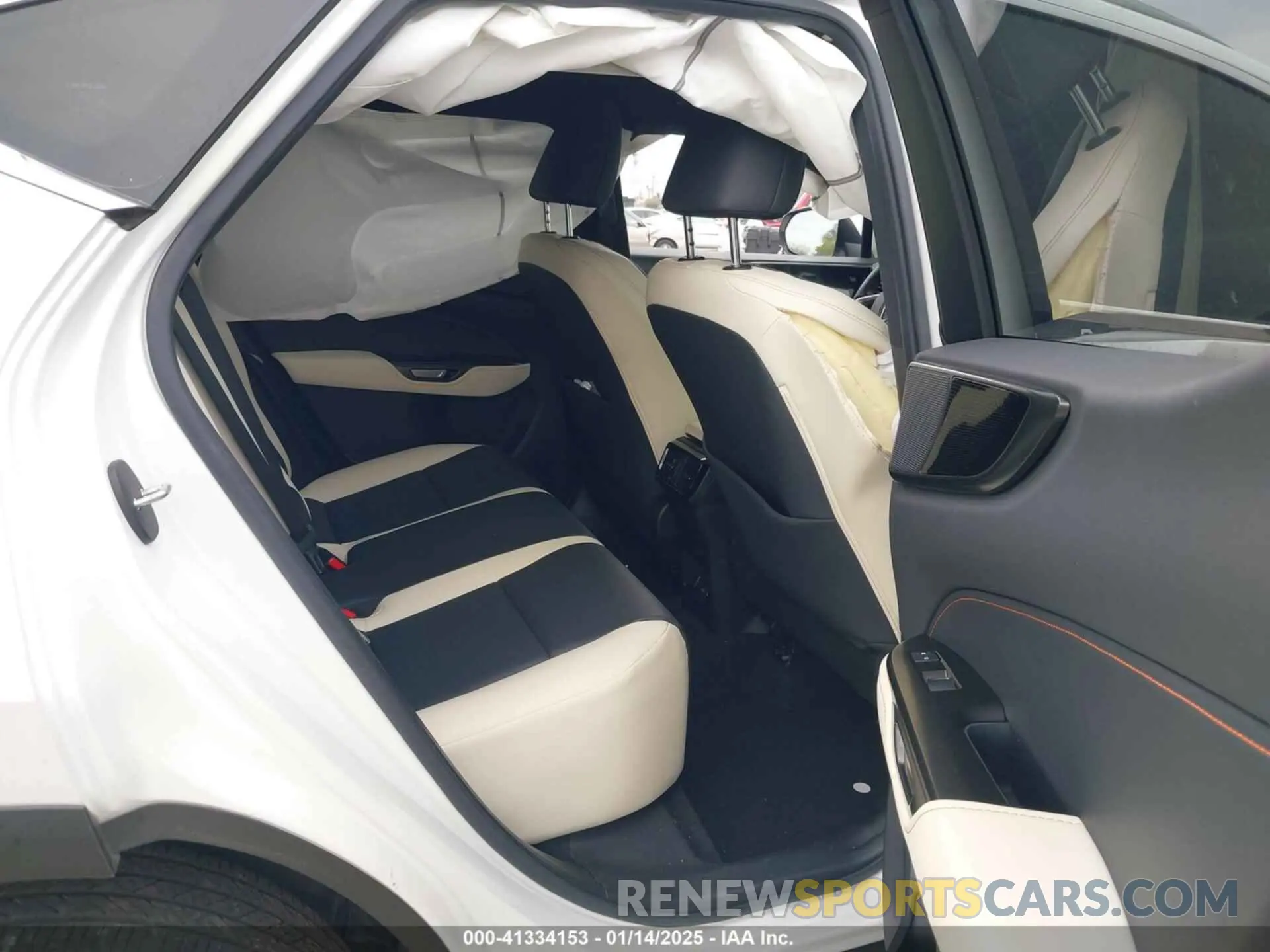 8 Фотография поврежденного автомобиля JTJADCAZ9P5010060 LEXUS NX 250 2023