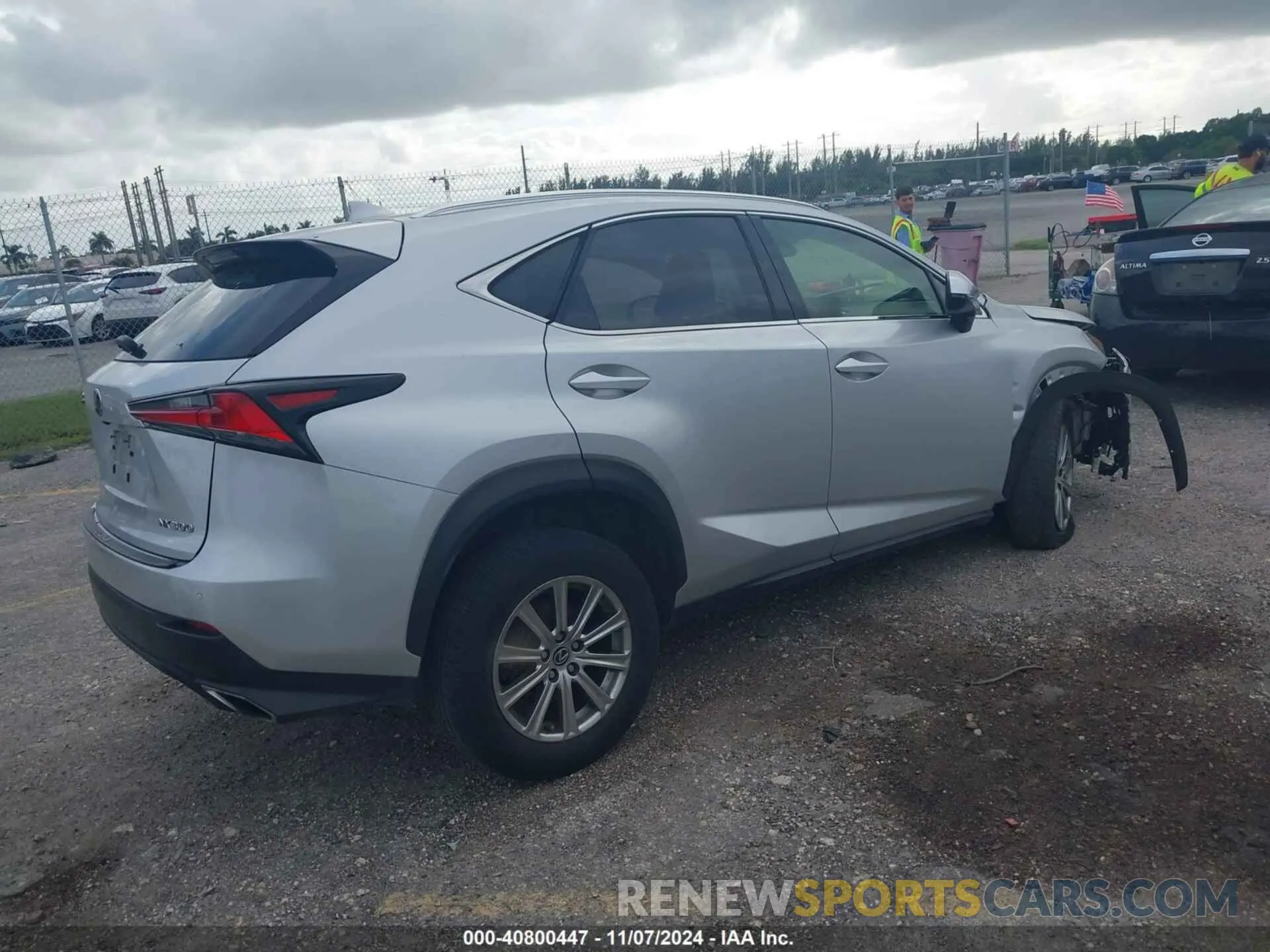 4 Фотография поврежденного автомобиля JTJYARBZ5K2131557 LEXUS NX 300 2019