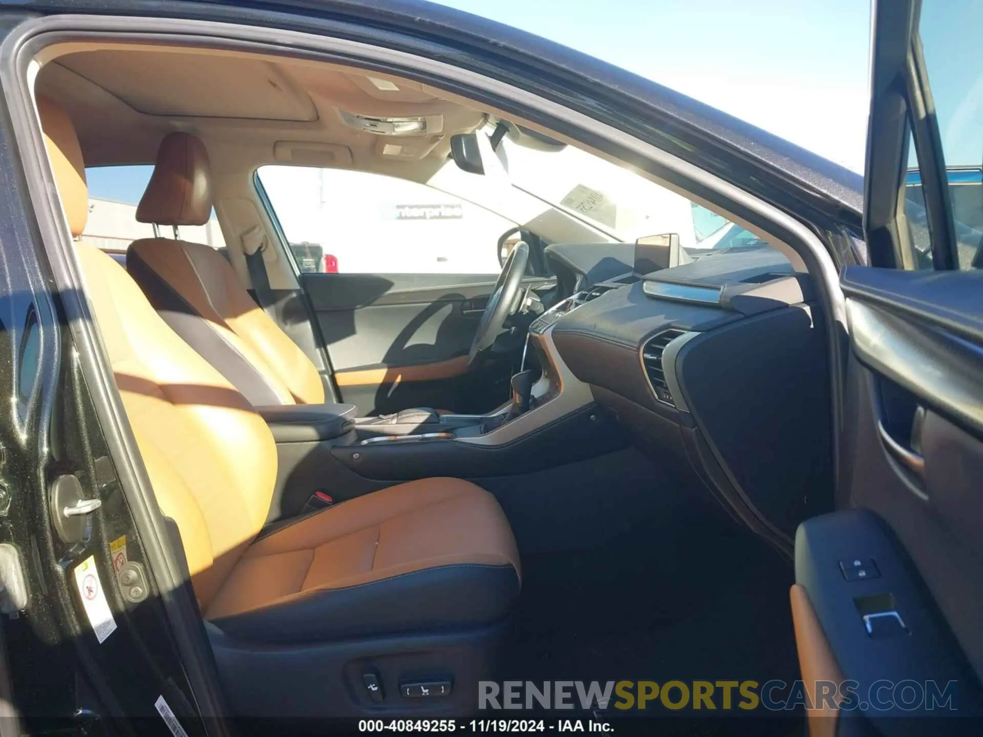 5 Фотография поврежденного автомобиля JTJYARBZ8K2132623 LEXUS NX 300 2019