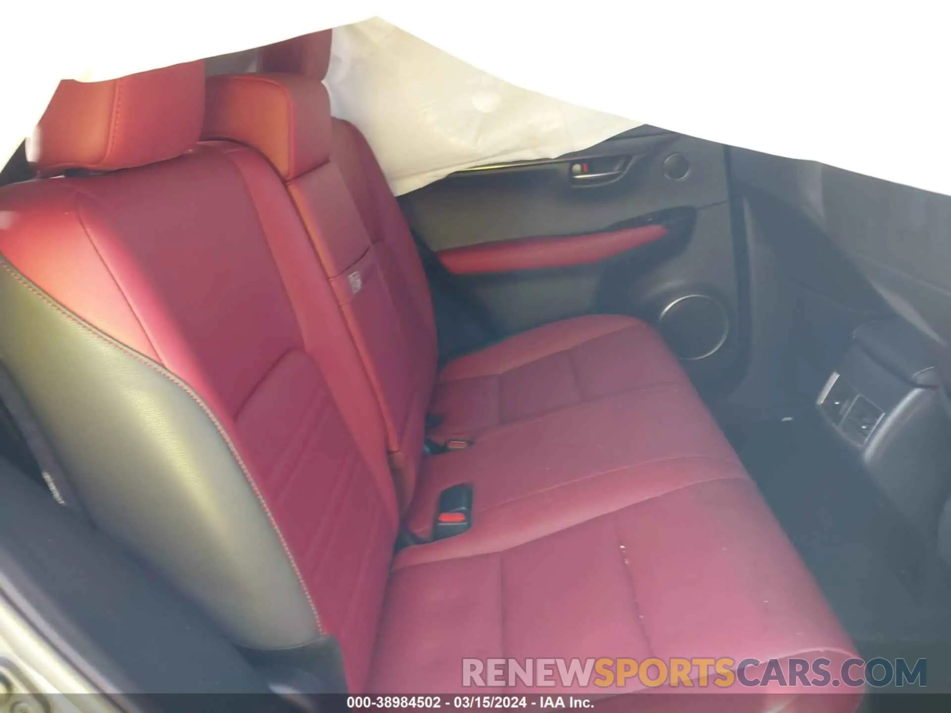 8 Фотография поврежденного автомобиля JTJAARBZ4L5009502 LEXUS NX 300 2020