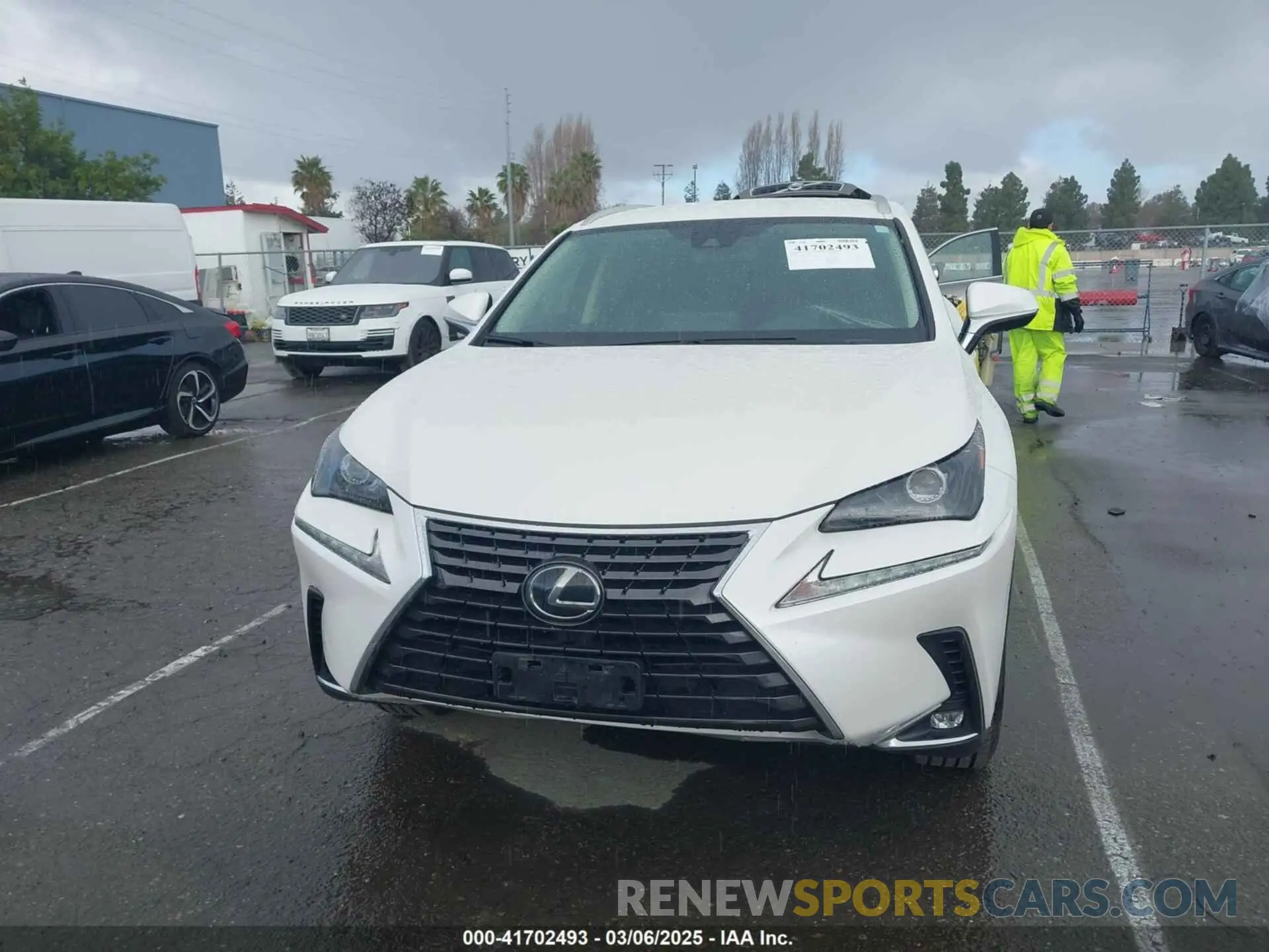 12 Фотография поврежденного автомобиля JTJAARDZ2L5009379 LEXUS NX 300 2020