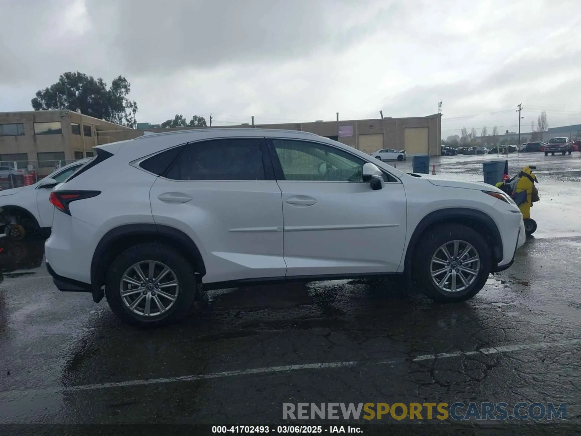 13 Фотография поврежденного автомобиля JTJAARDZ2L5009379 LEXUS NX 300 2020