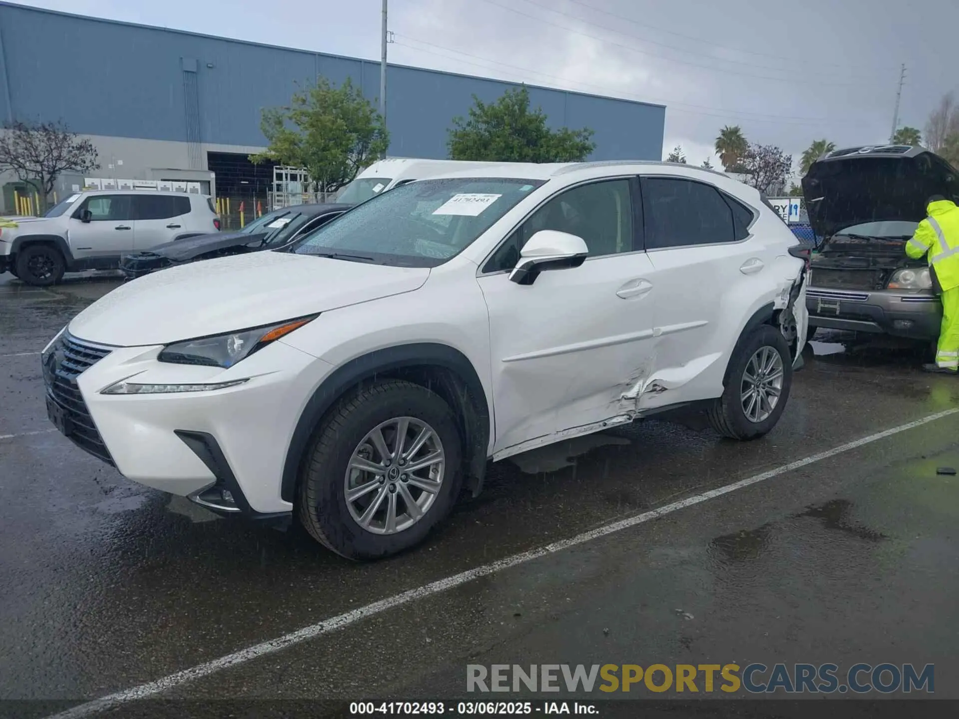 2 Фотография поврежденного автомобиля JTJAARDZ2L5009379 LEXUS NX 300 2020