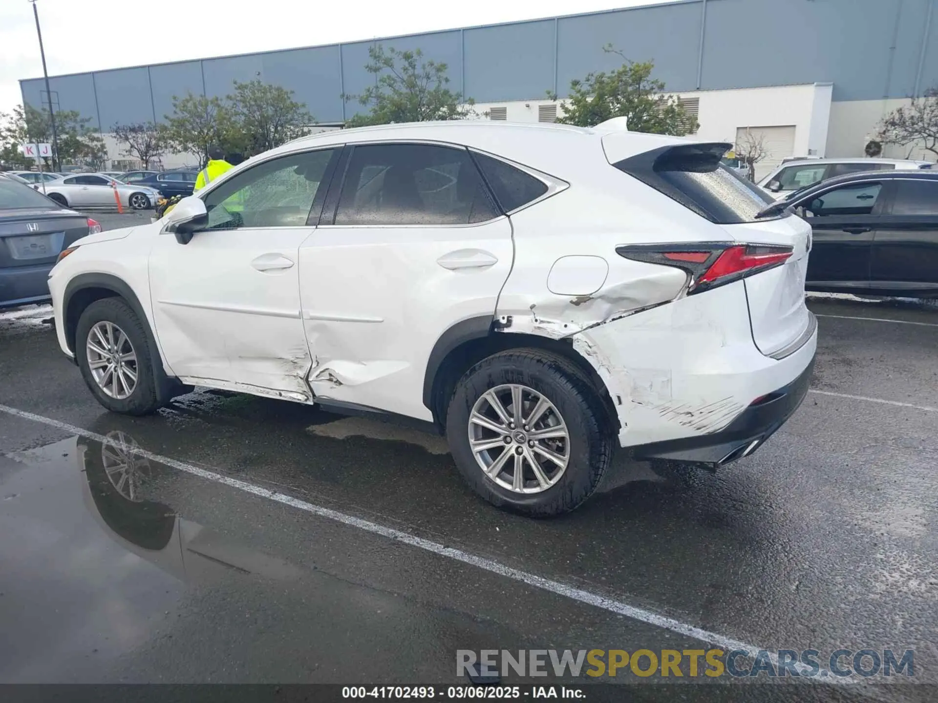 6 Фотография поврежденного автомобиля JTJAARDZ2L5009379 LEXUS NX 300 2020