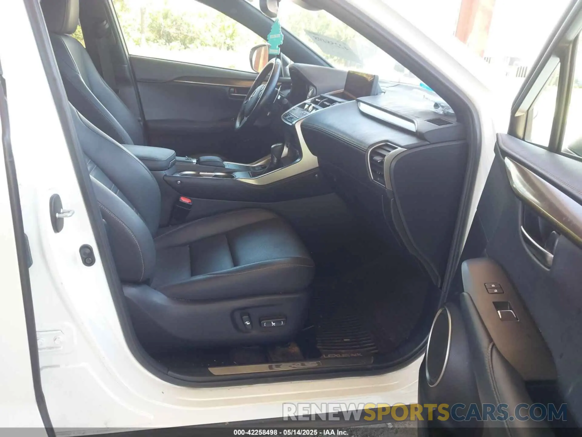 5 Photograph of a damaged car JTJGARBZ4L2169052 LEXUS NX 300 2020