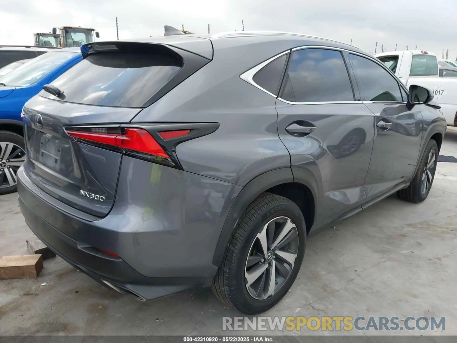 4 Фотография поврежденного автомобиля JTJGARBZ7L2174679 LEXUS NX 300 2020