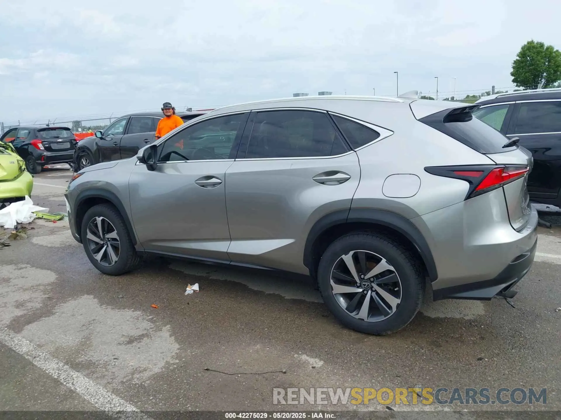 14 Фотография поврежденного автомобиля JTJGARDZXL5003064 LEXUS NX 300 2020