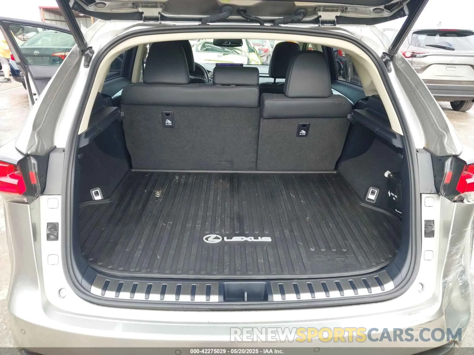 18 Фотография поврежденного автомобиля JTJGARDZXL5003064 LEXUS NX 300 2020