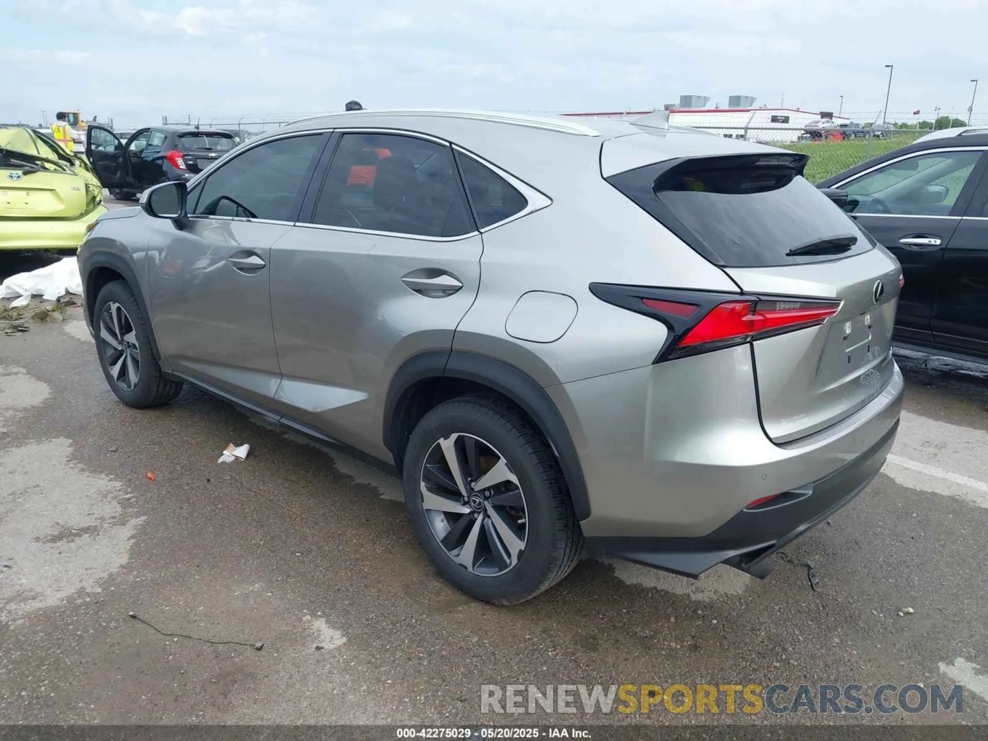 3 Фотография поврежденного автомобиля JTJGARDZXL5003064 LEXUS NX 300 2020