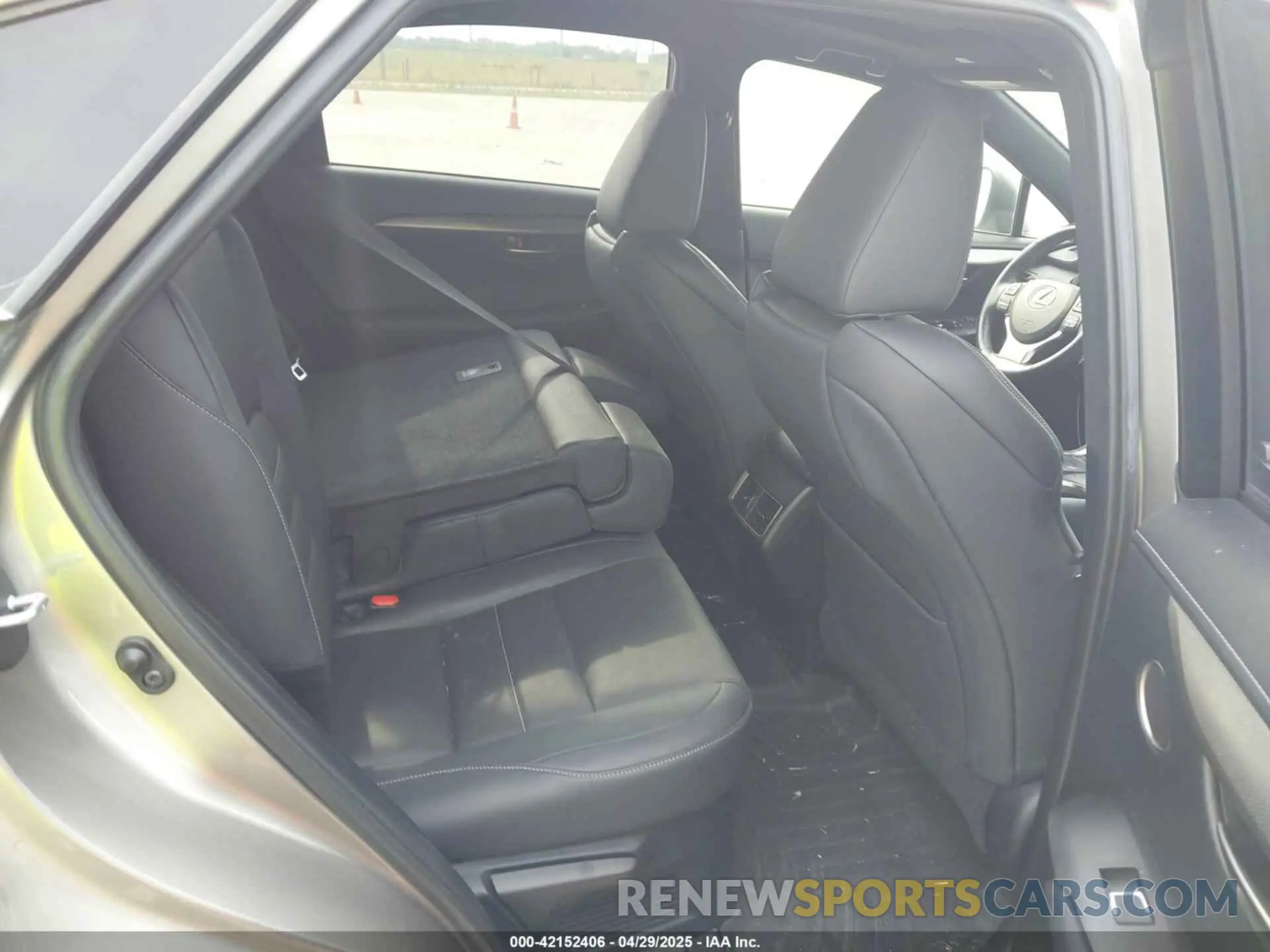 8 Фотография поврежденного автомобиля JTJSARBZ7L5001639 LEXUS NX 300 2020