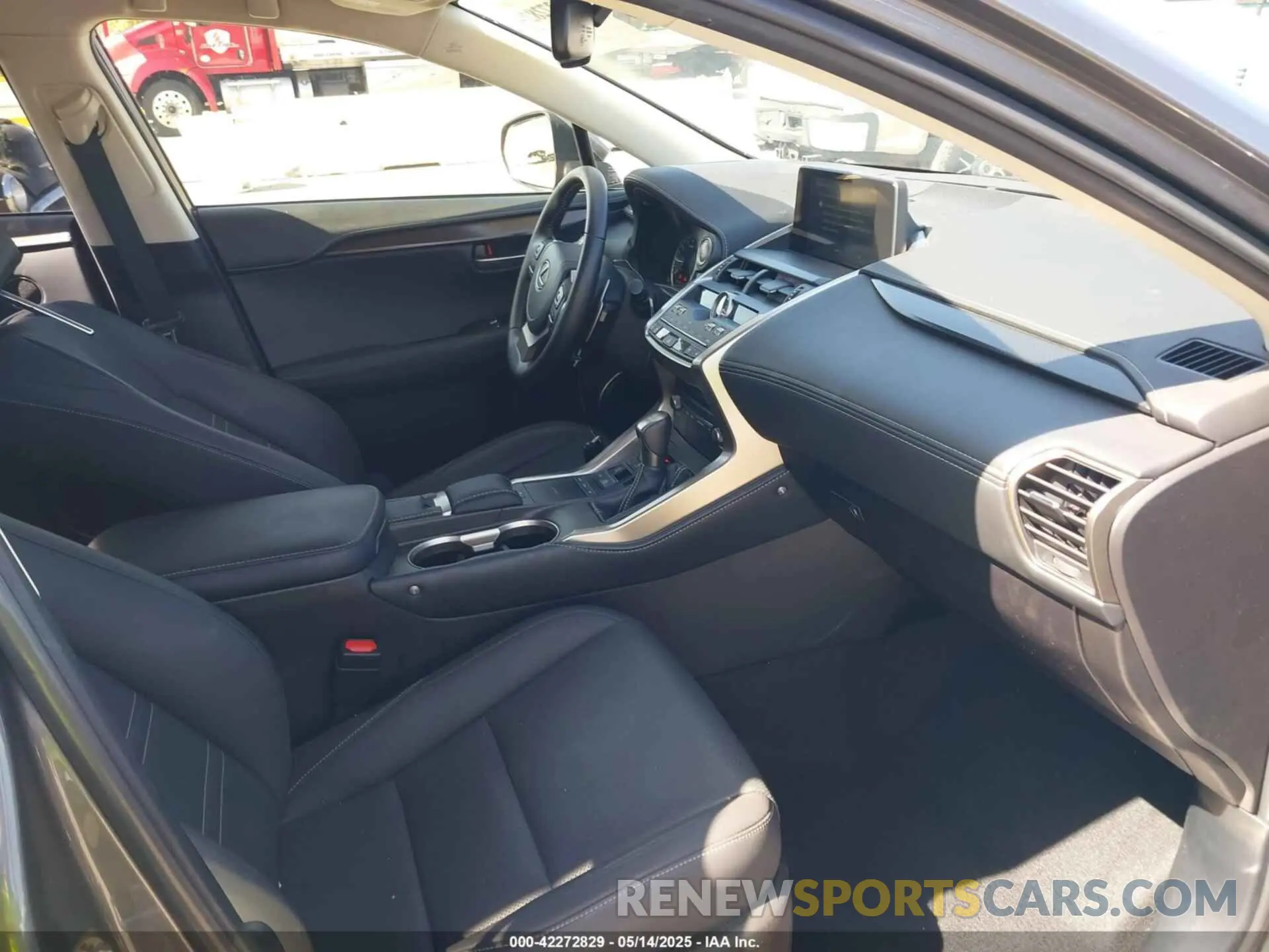 5 Фотография поврежденного автомобиля JTJDARBZ2M2203090 LEXUS NX 300 2021