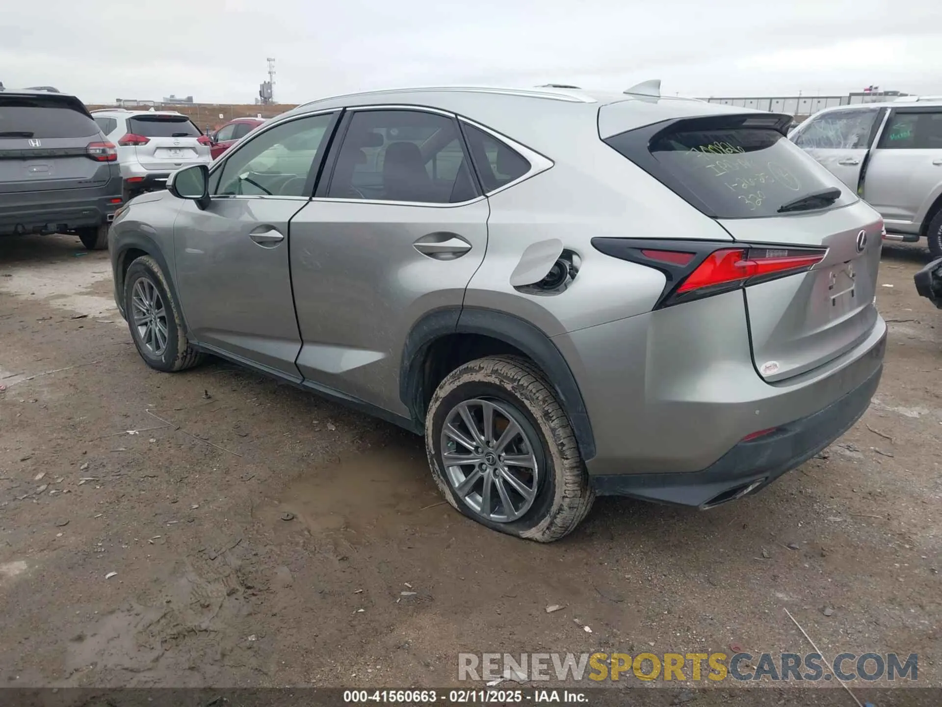 3 Фотография поврежденного автомобиля JTJDARDZXM2244015 LEXUS NX 300 2021