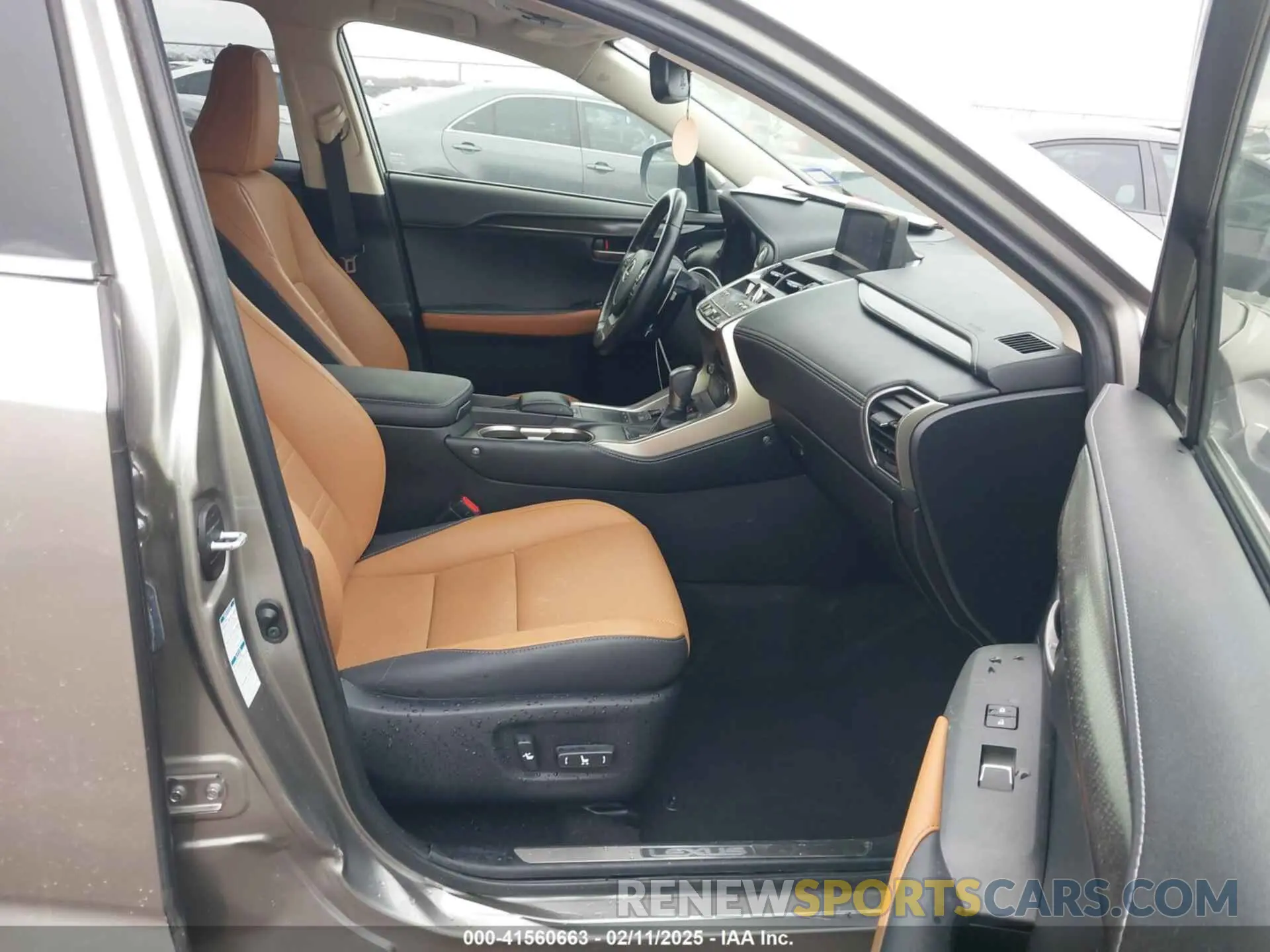 5 Фотография поврежденного автомобиля JTJDARDZXM2244015 LEXUS NX 300 2021