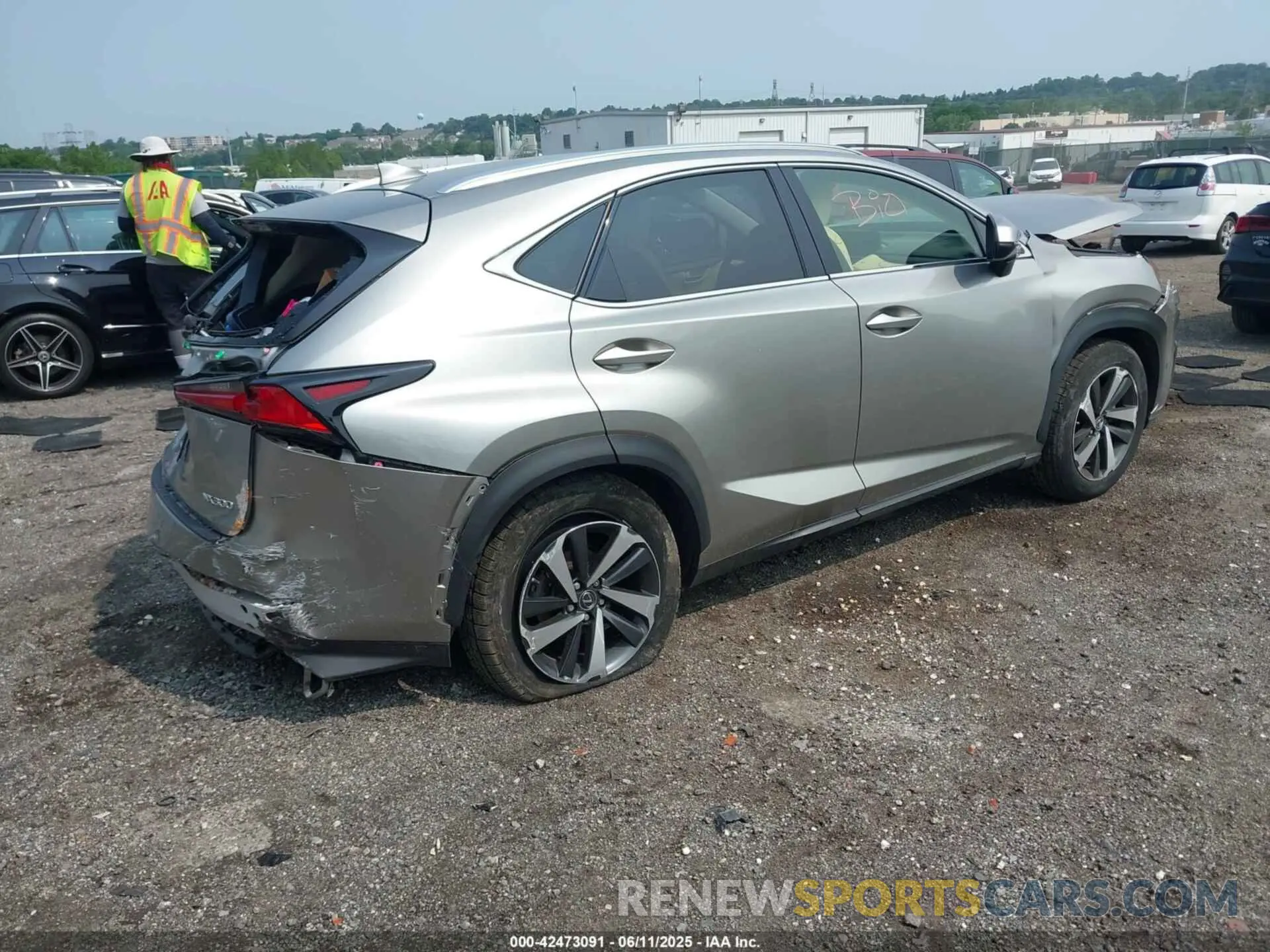 4 Фотография поврежденного автомобиля JTJGARDZ3M2243057 LEXUS NX 300 2021