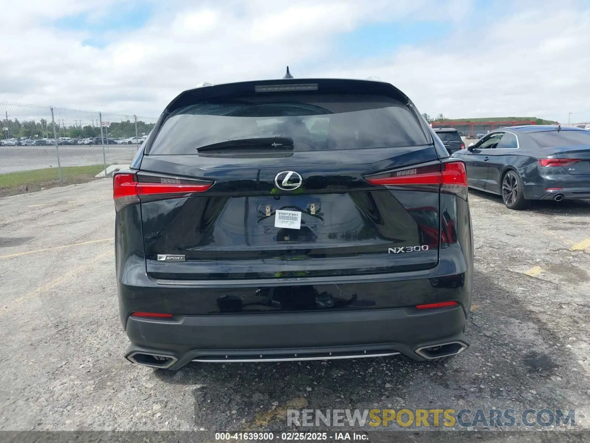 17 Фотография поврежденного автомобиля JTJSARBZ5M2179908 LEXUS NX 300 2021