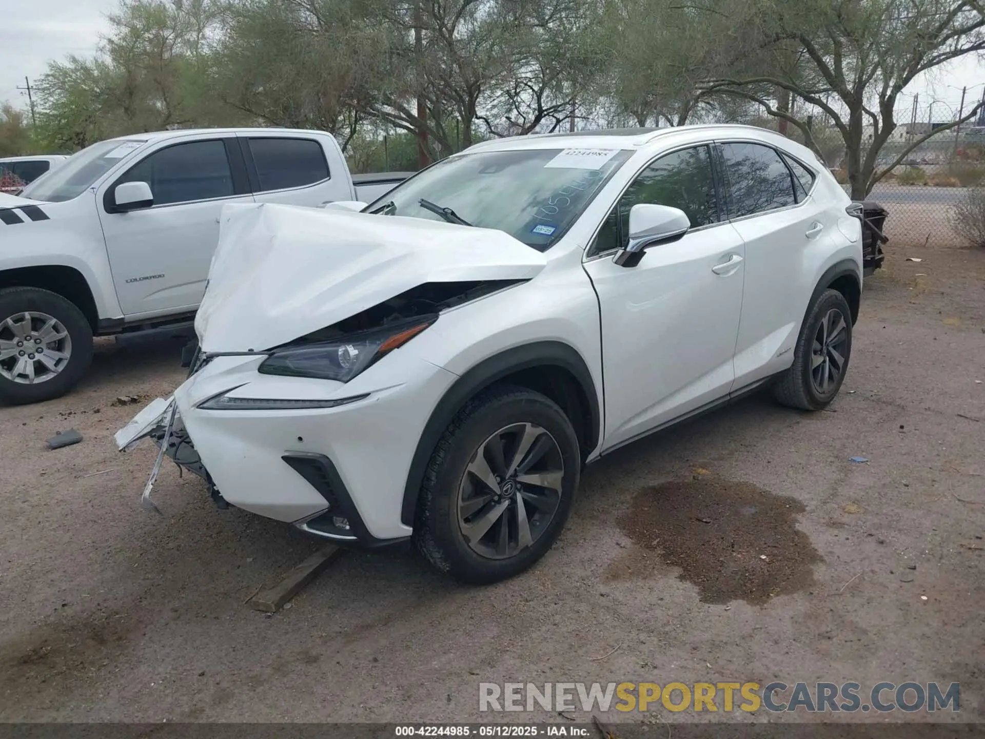 2 Фотография поврежденного автомобиля JTJBJRBZ2K2105410 LEXUS NX 300H 2019