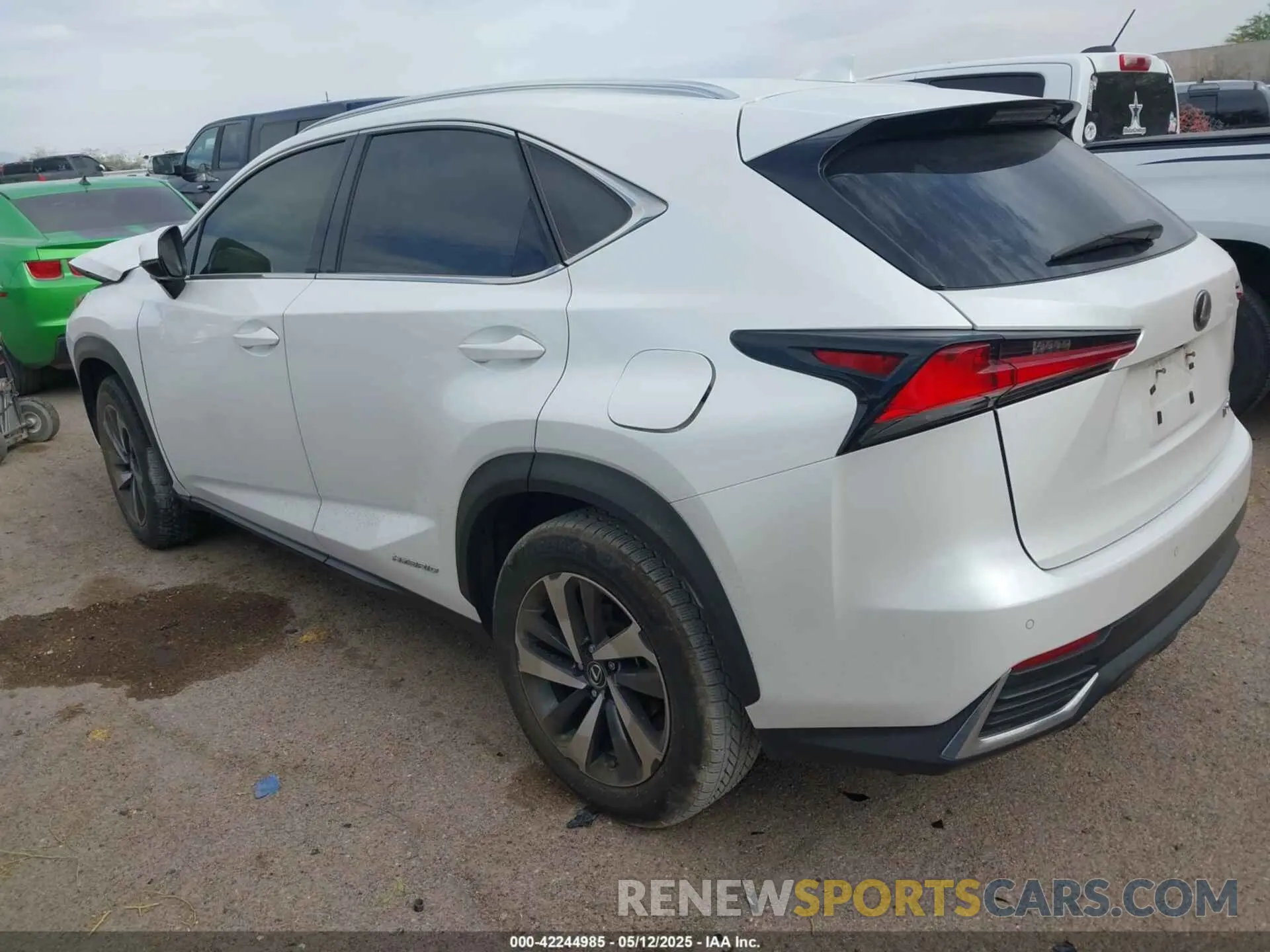 3 Фотография поврежденного автомобиля JTJBJRBZ2K2105410 LEXUS NX 300H 2019