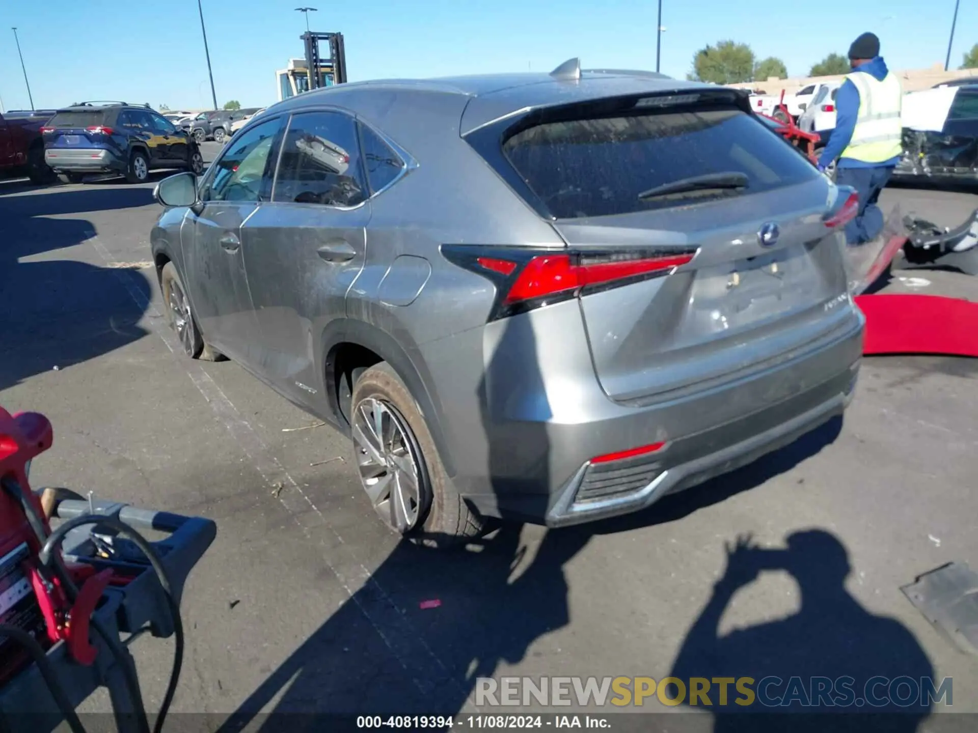 3 Фотография поврежденного автомобиля JTJBJRBZ4K2098170 LEXUS NX 300H 2019