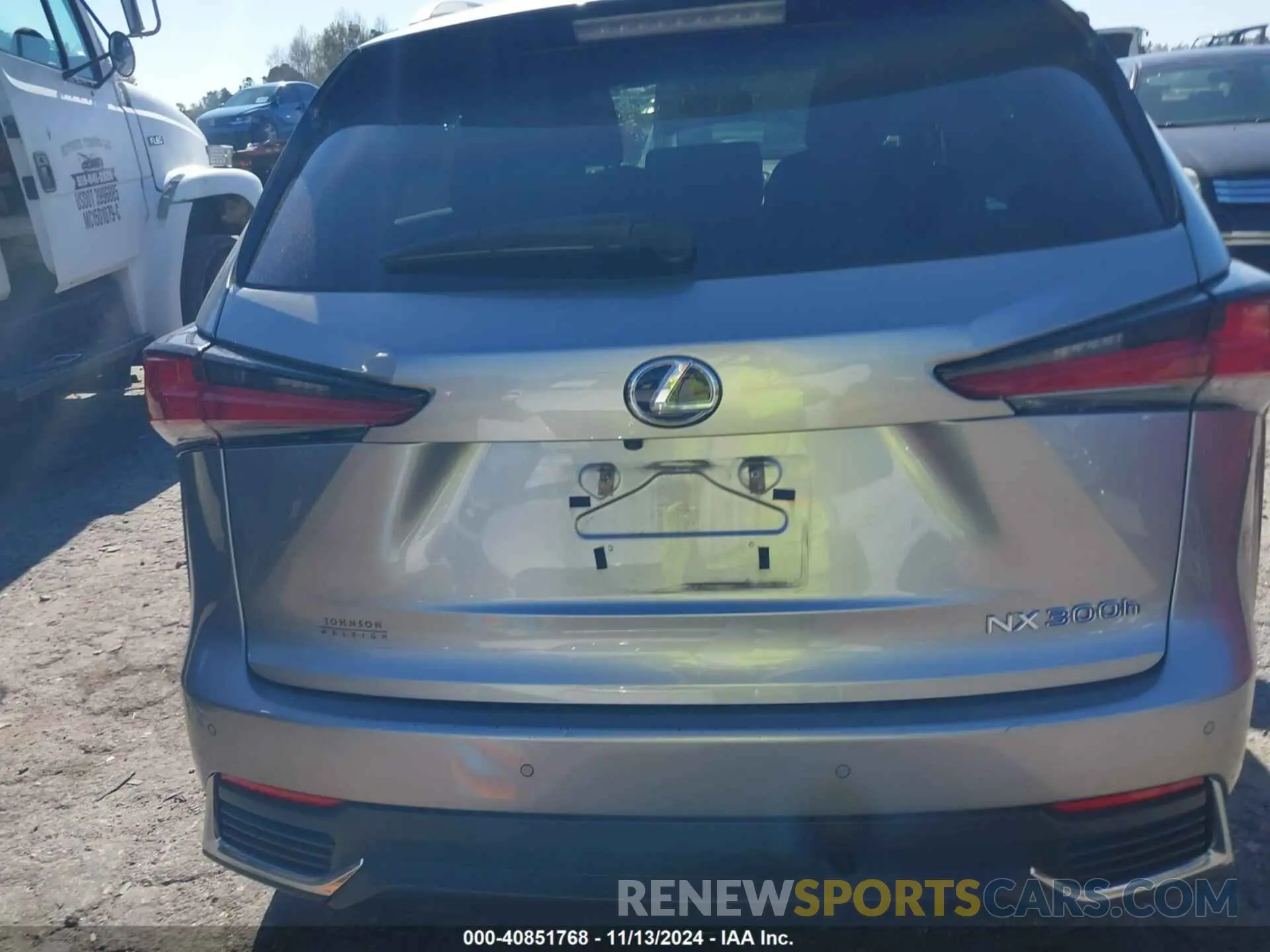 17 Photograph of a damaged car JTJBJRBZ9K2097192 LEXUS NX 300H 2019