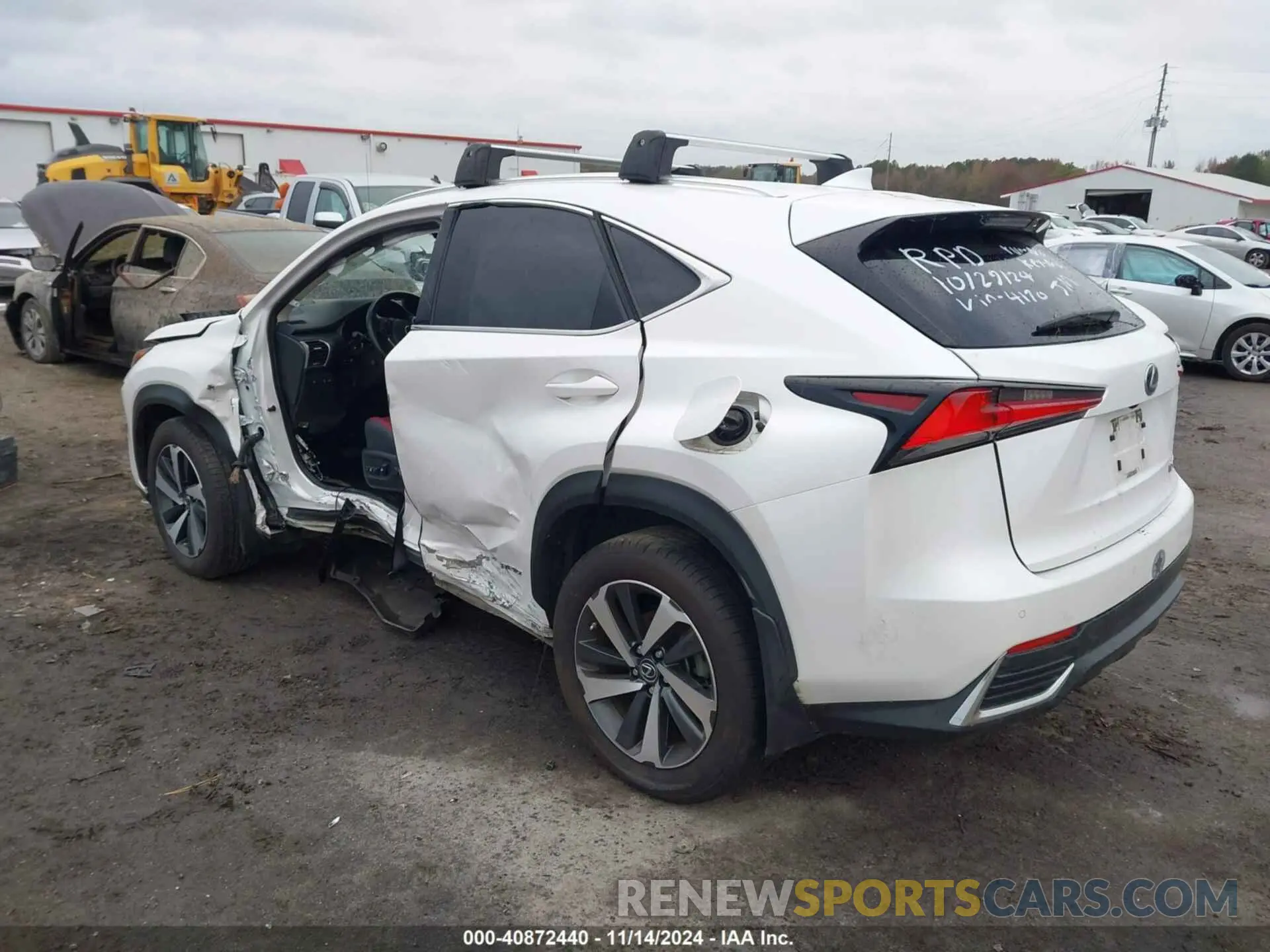 3 Фотография поврежденного автомобиля JTJGJRDZ3L5004170 LEXUS NX 300H 2020