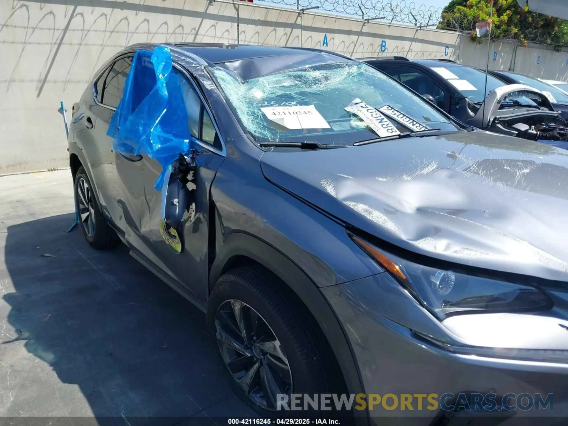 18 Photograph of a damaged car JTJGJRDZ7L5008111 LEXUS NX 300H 2020