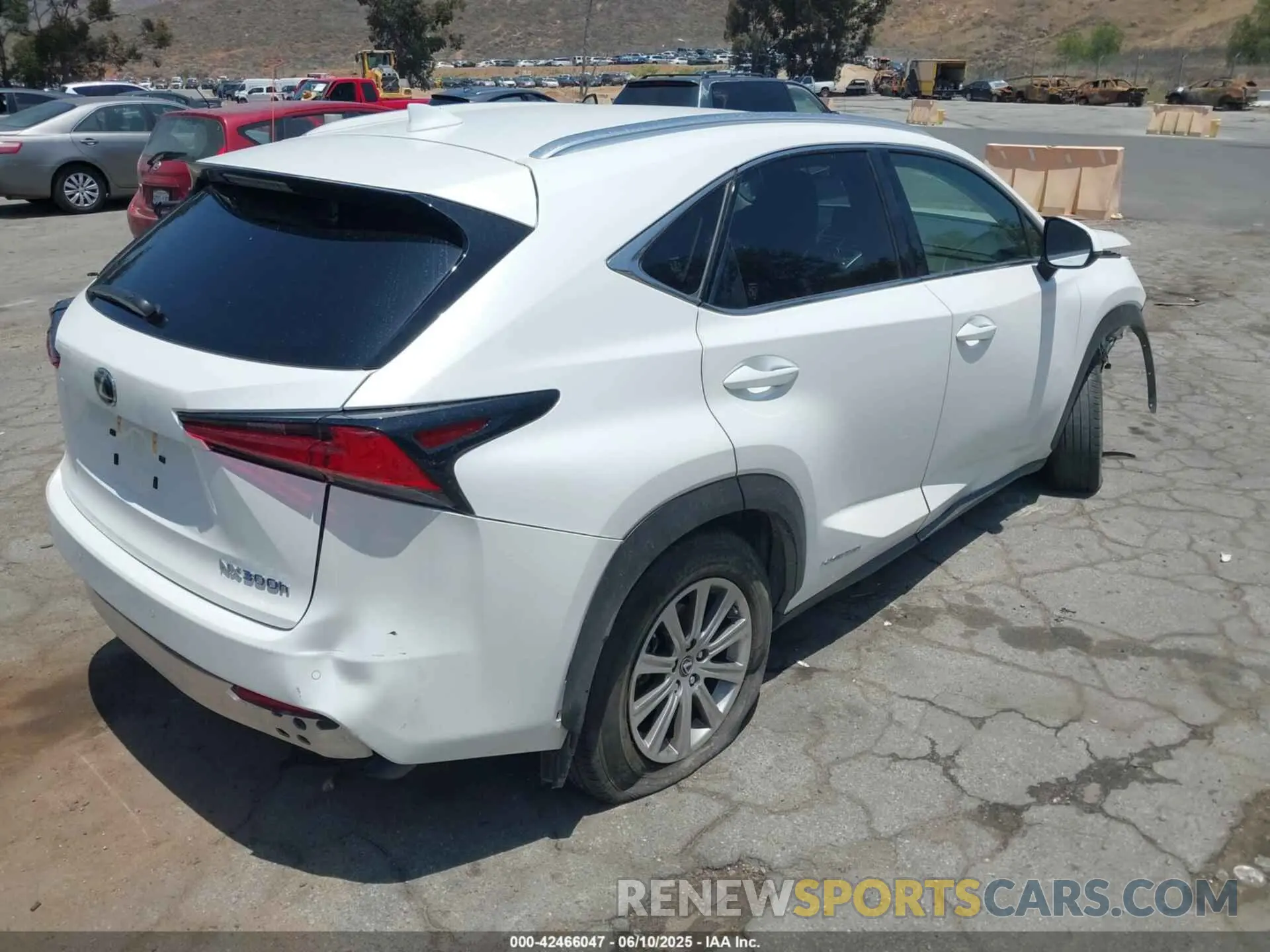 4 Фотография поврежденного автомобиля JTJDJRDZ0M2167722 LEXUS NX 300H 2021